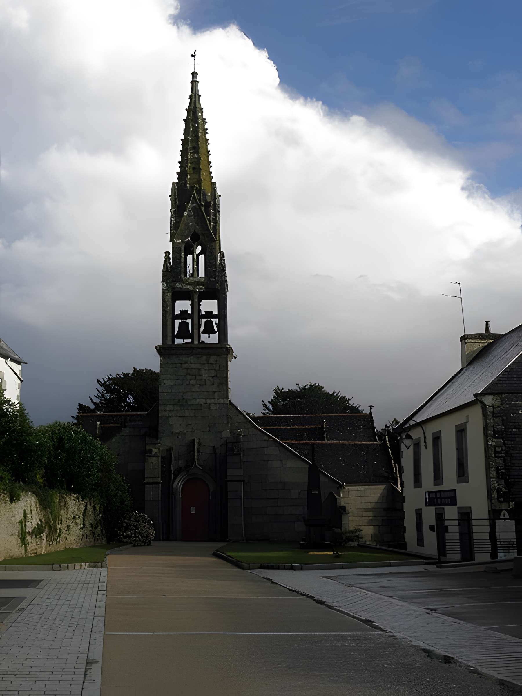 Église Sainte-Geneviève de Loqueffret