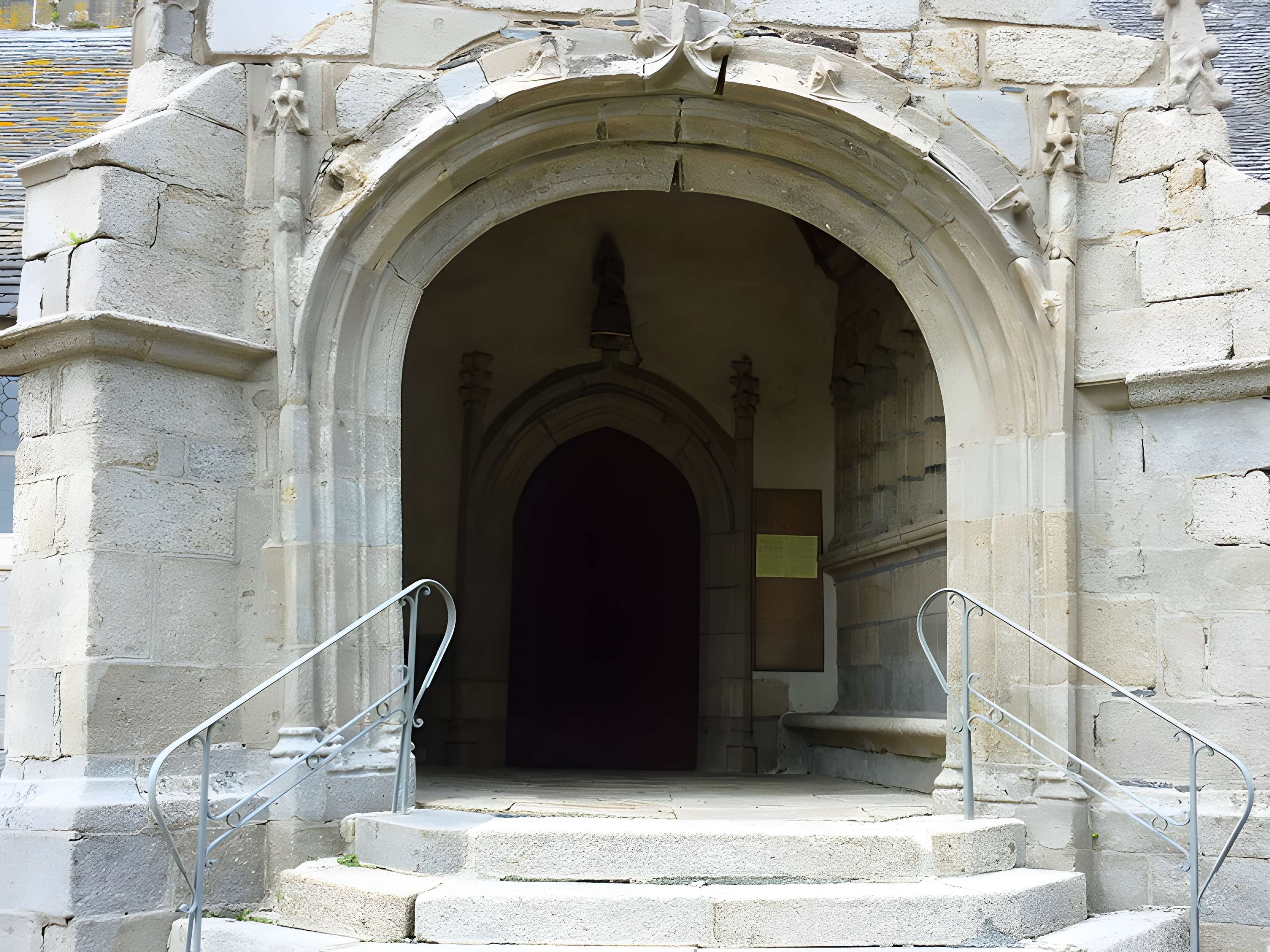 Église Sainte-Geneviève de Loqueffret