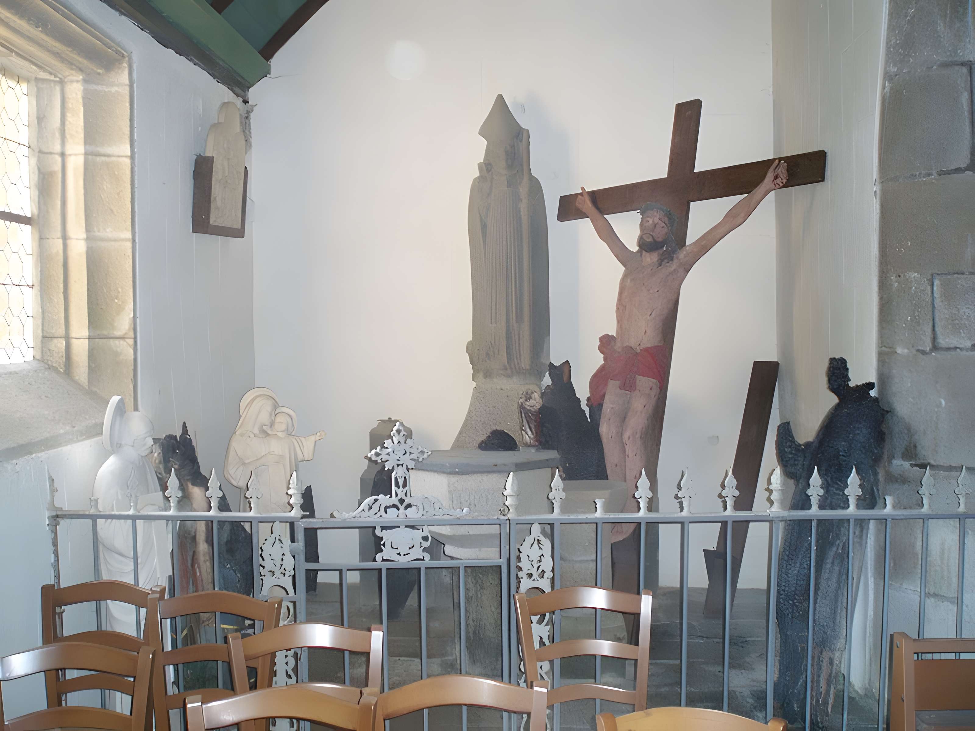 Église Sainte-Geneviève de Loqueffret