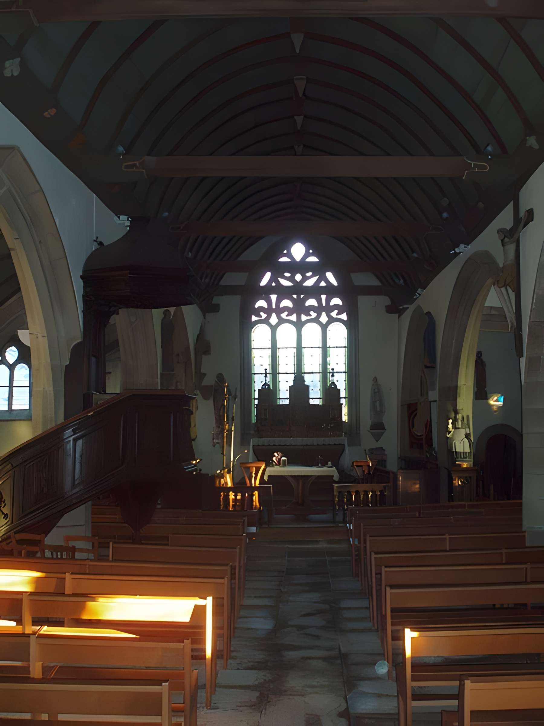 Église Sainte-Geneviève de Loqueffret