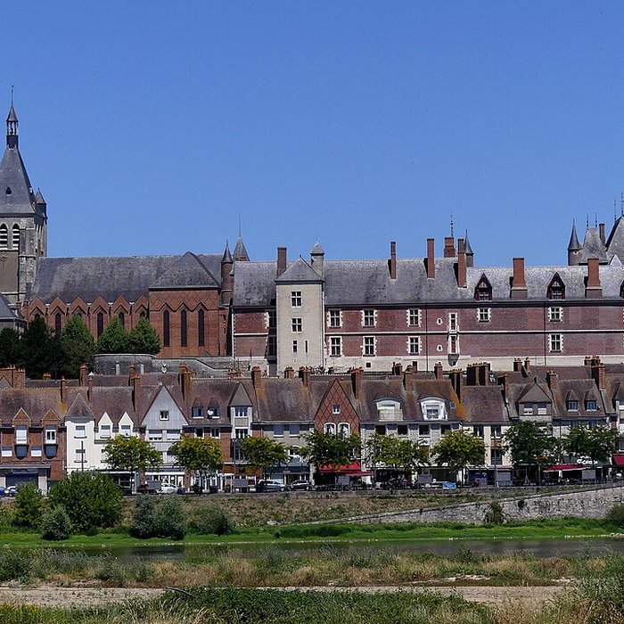 Photo de Église Sainte-Jeanne-dArc de Gien