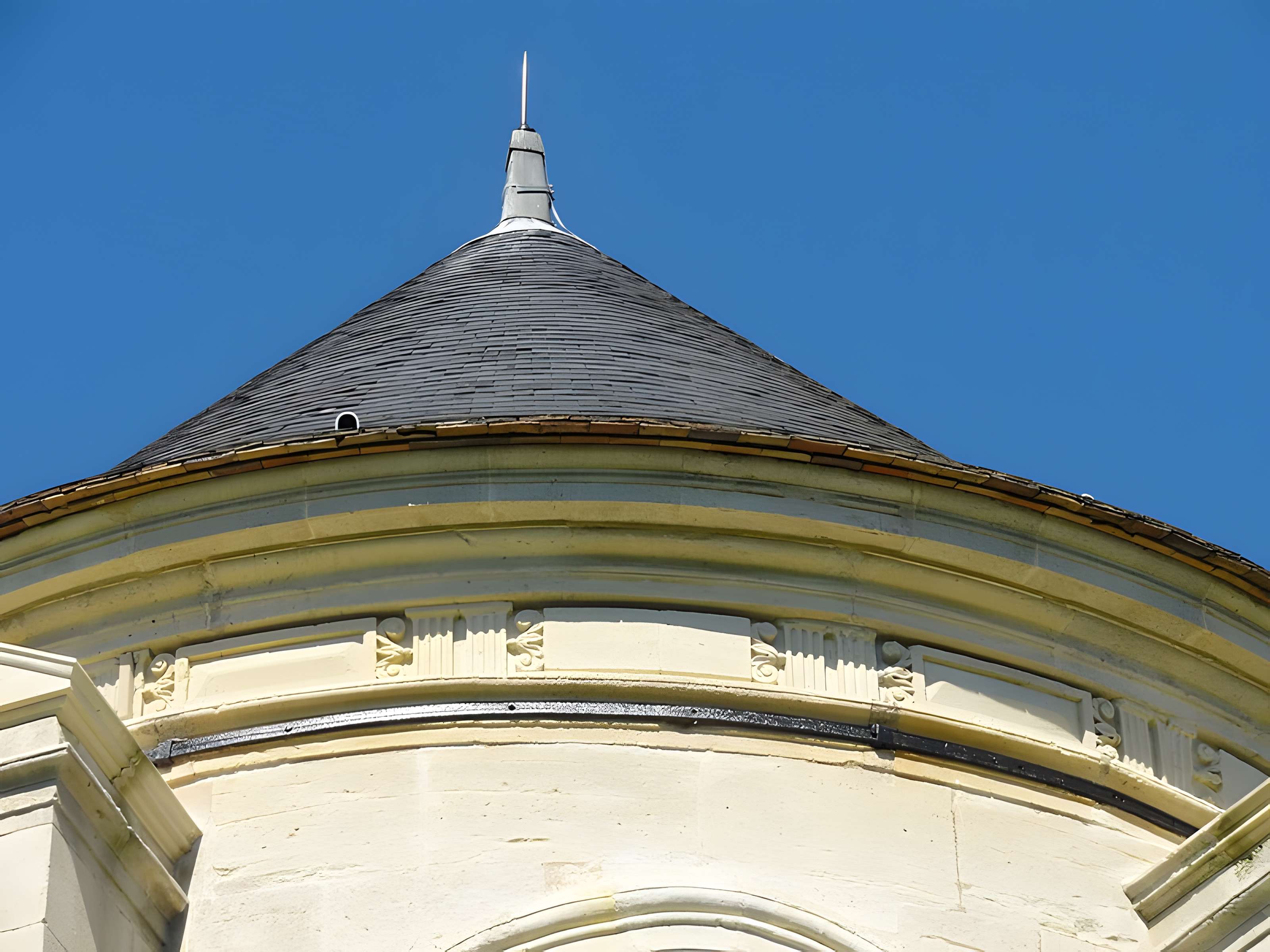 Église Saint-Éloi de Roissy-en-France