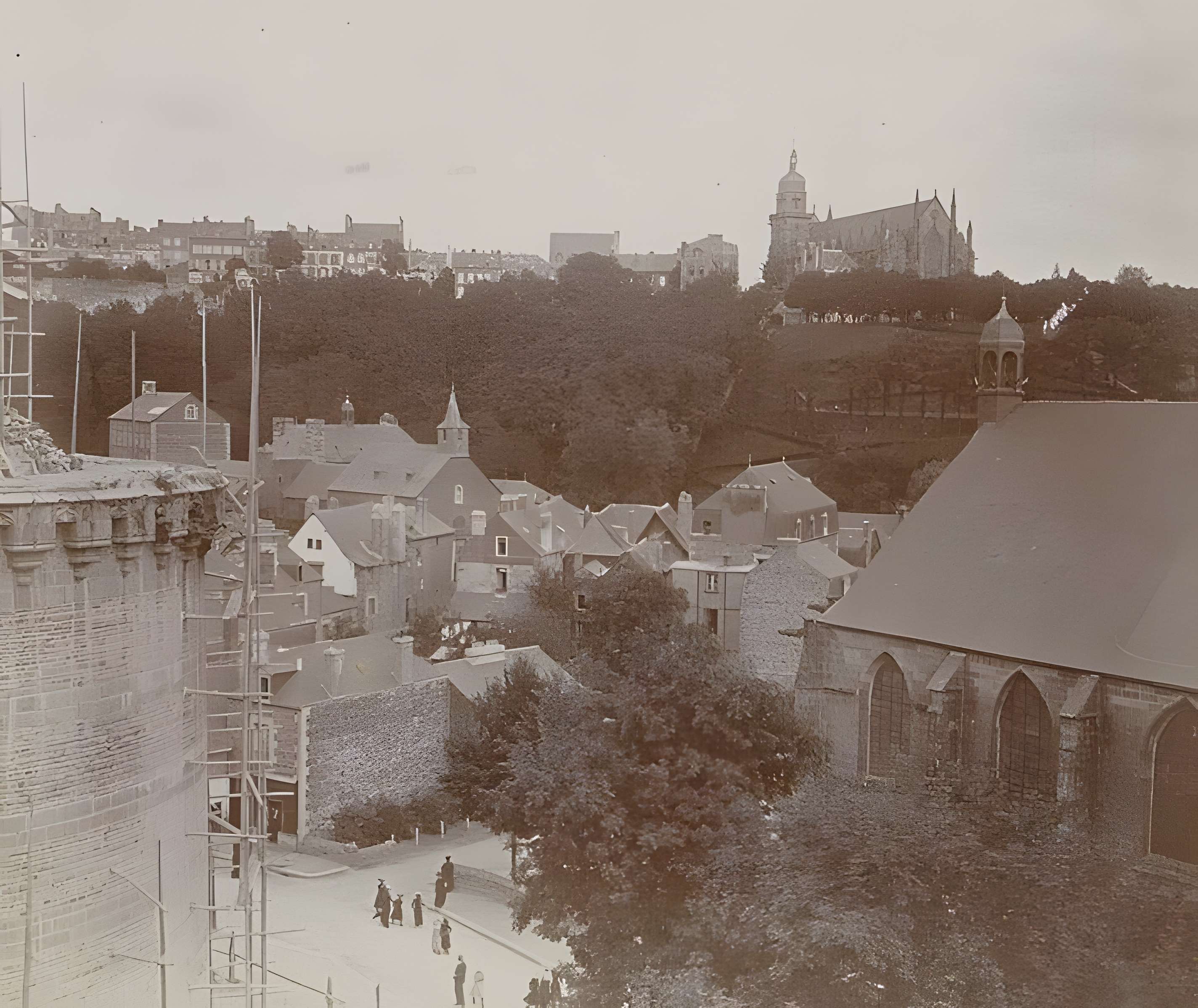 Église Saint-Léonard de Fougères