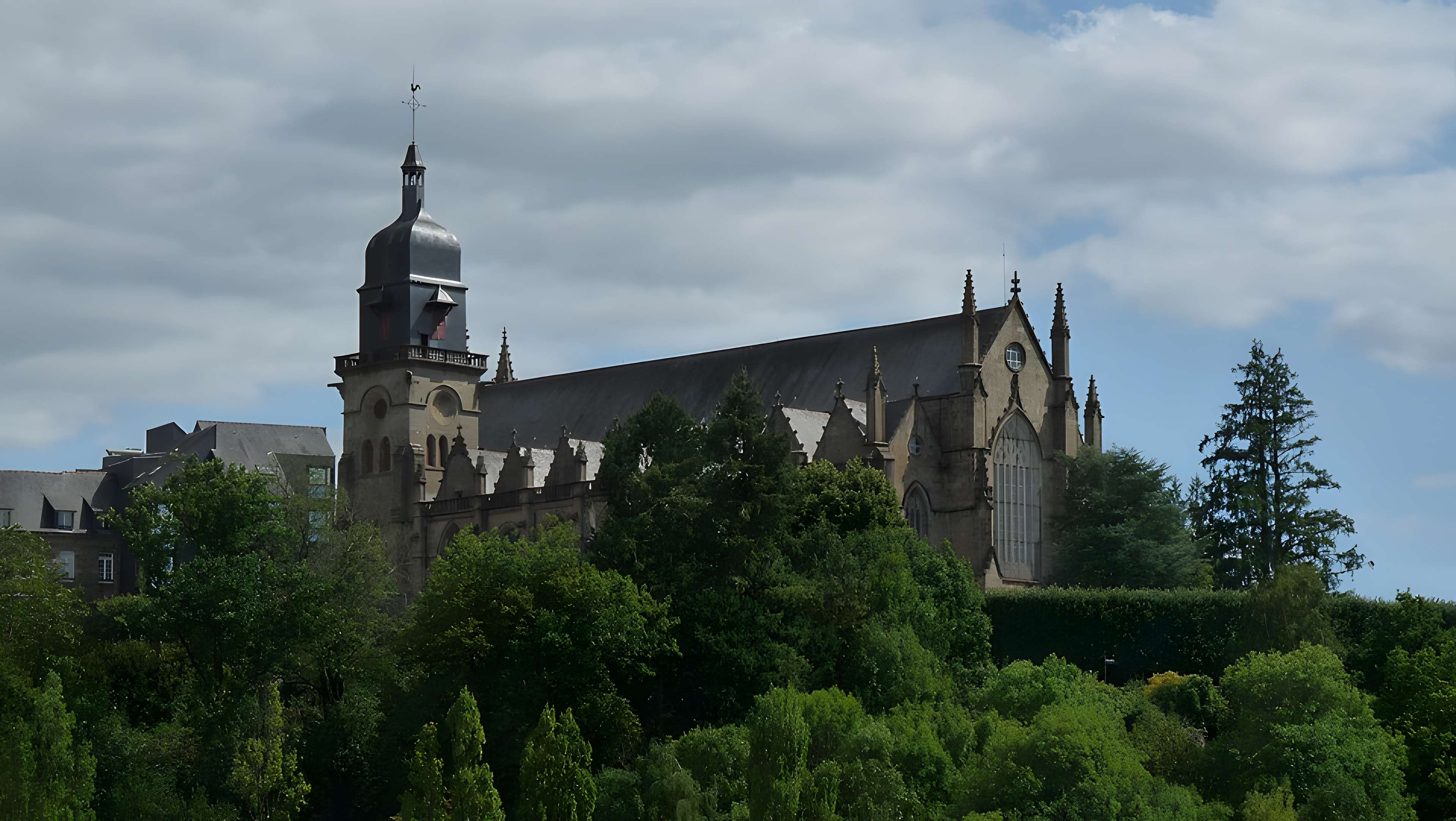 Église Saint-Léonard de Fougères