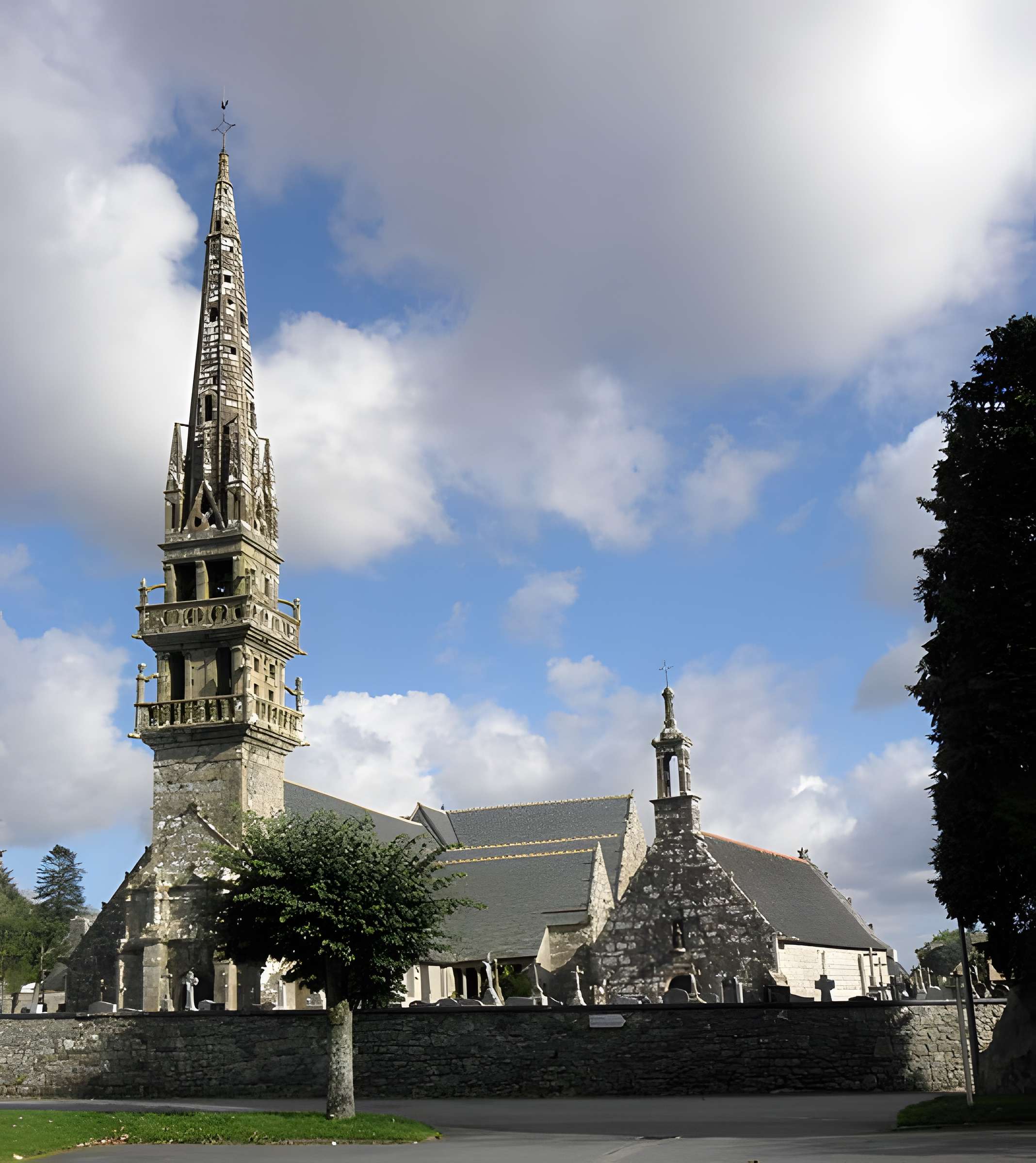 Église Sainte-Nonne de Dirinon