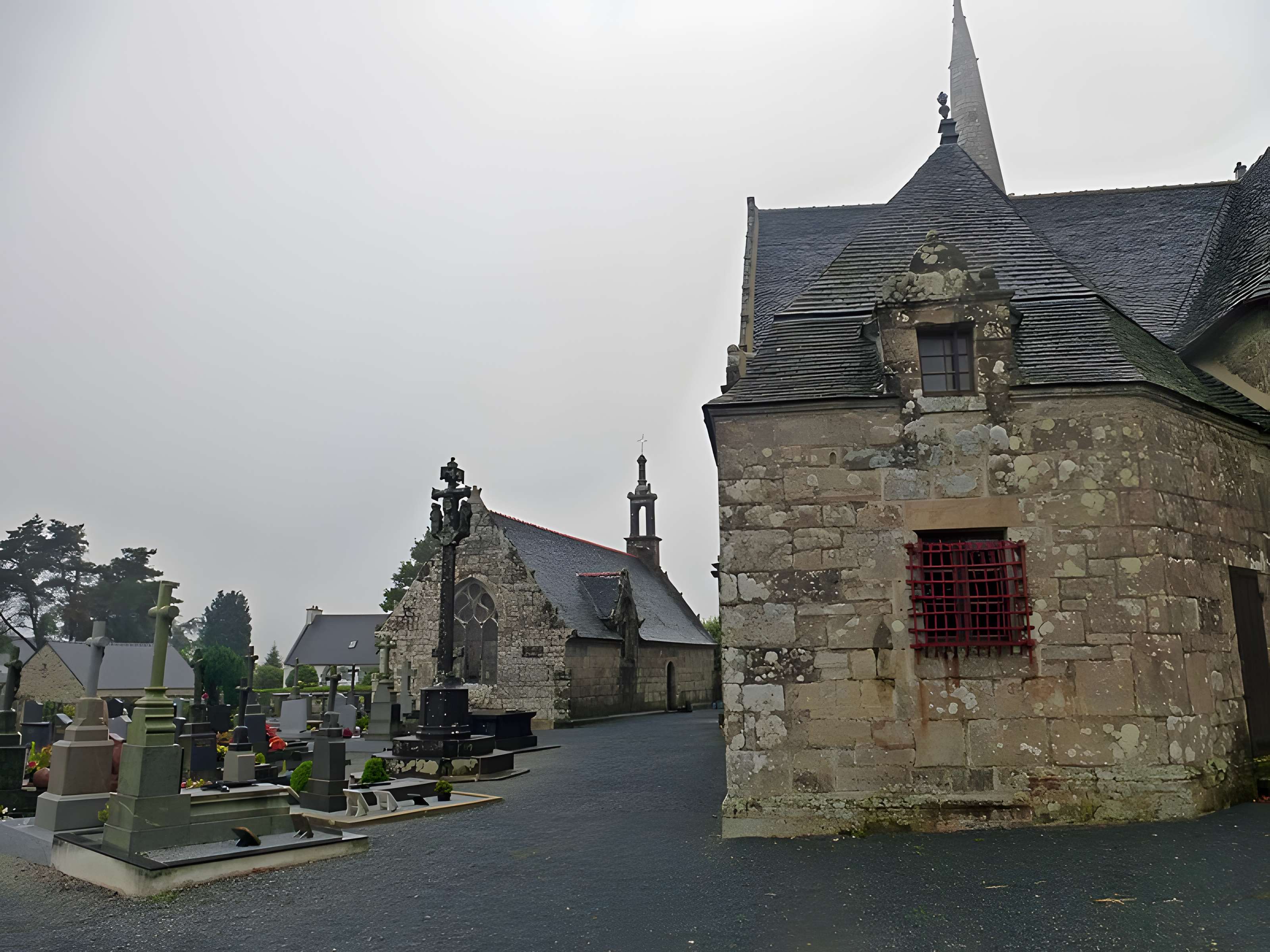 Église Sainte-Nonne de Dirinon
