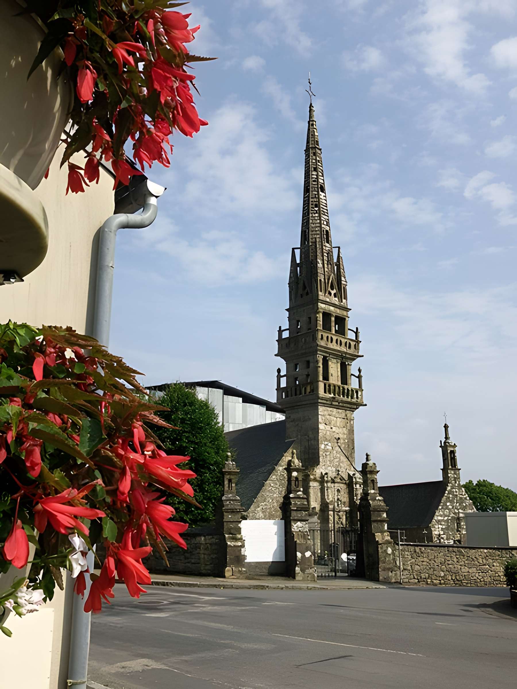Église Sainte-Nonne de Dirinon