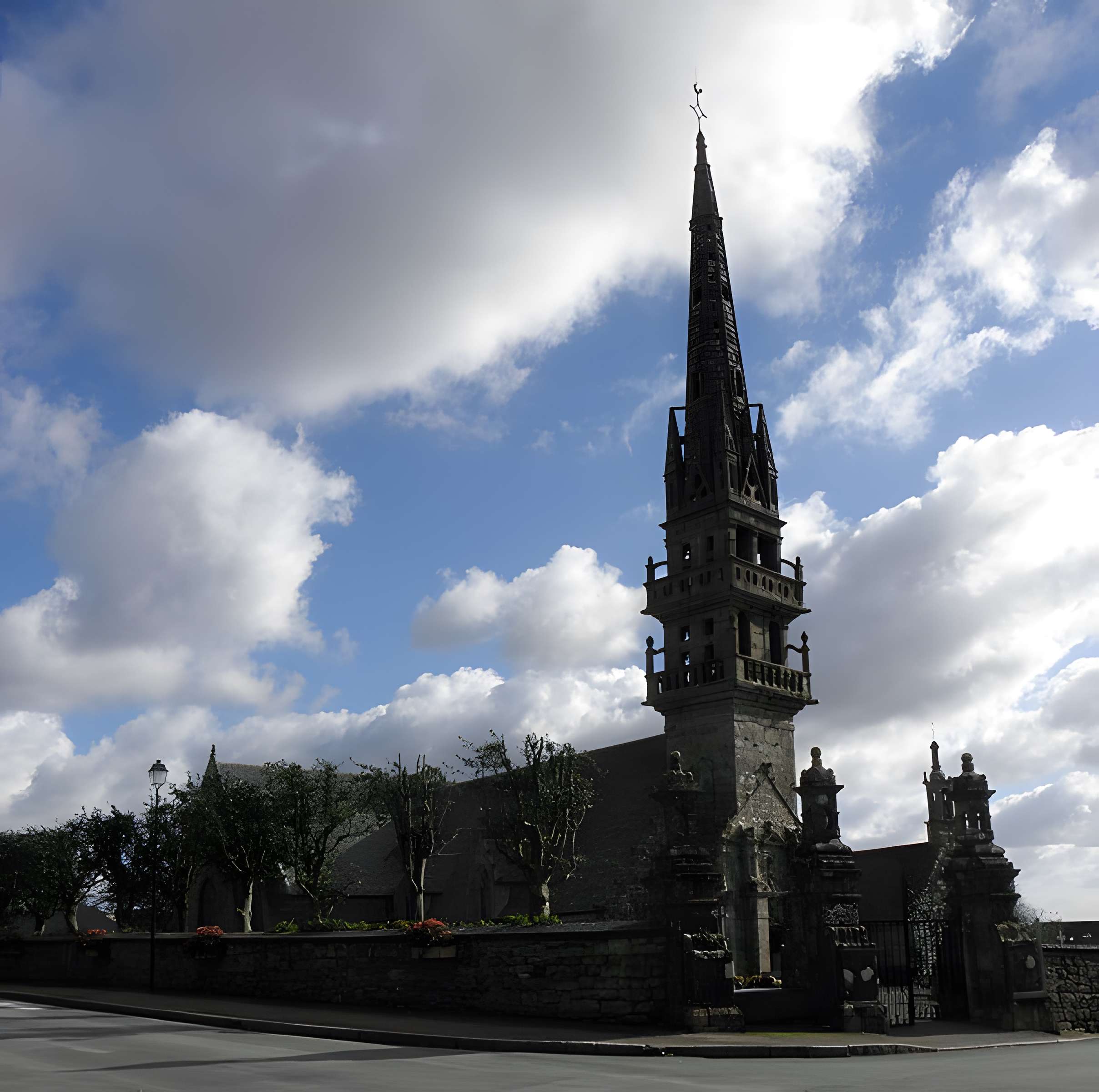 Église Sainte-Nonne de Dirinon
