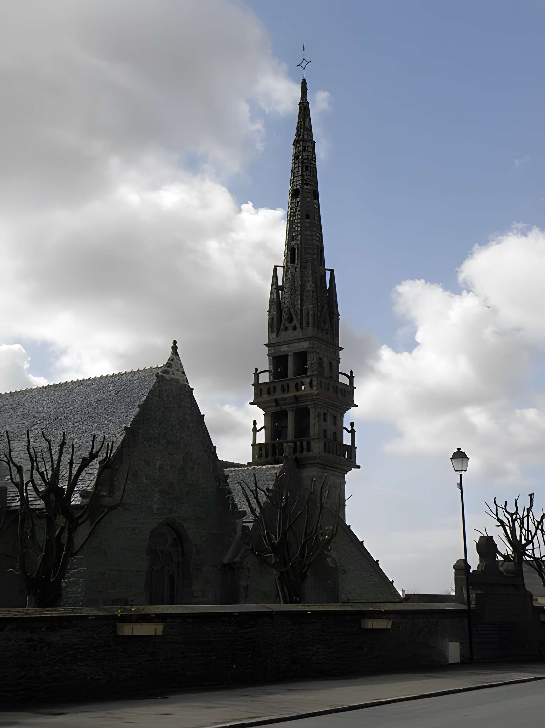 Église Sainte-Nonne de Dirinon