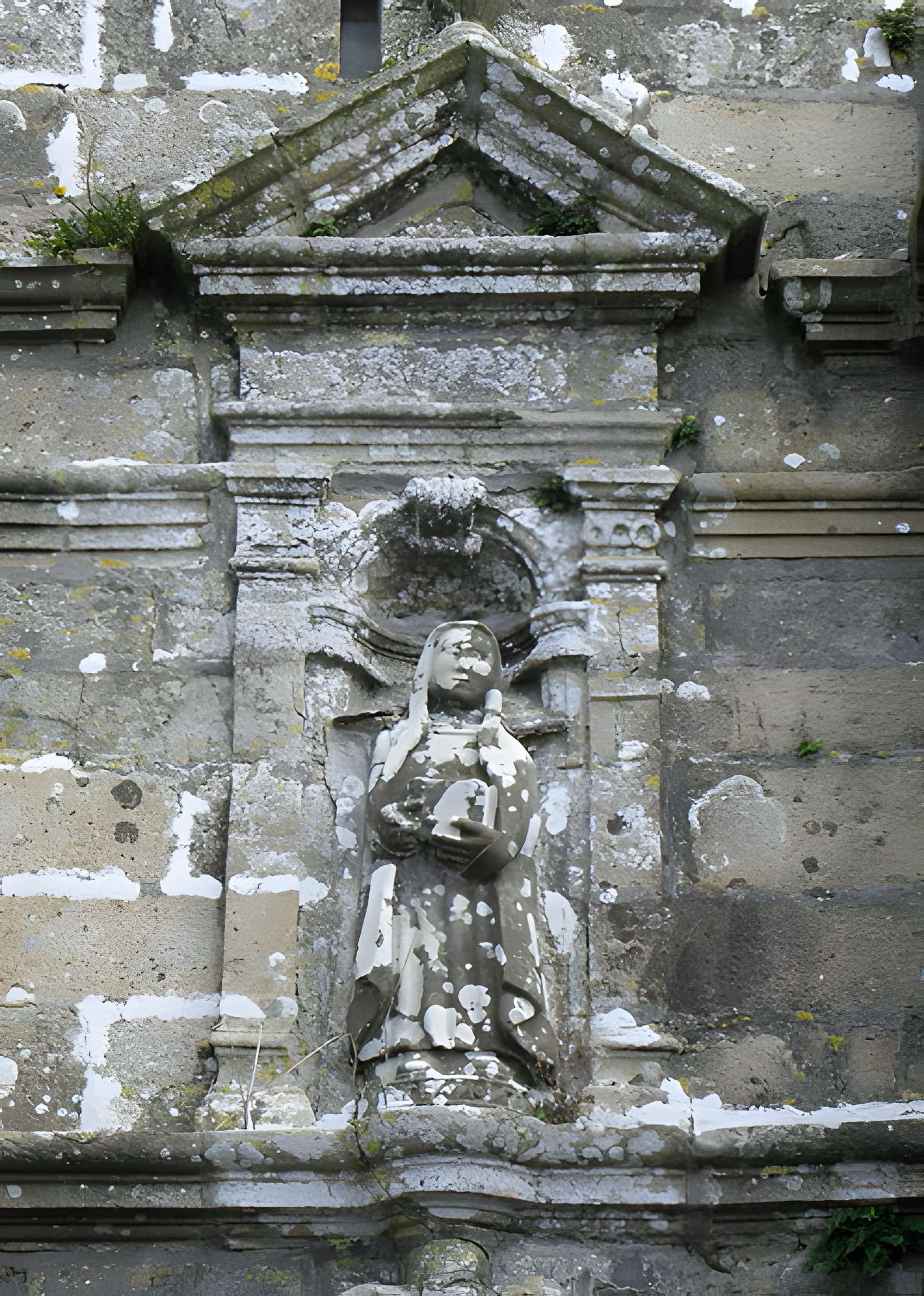 Église Sainte-Nonne de Dirinon