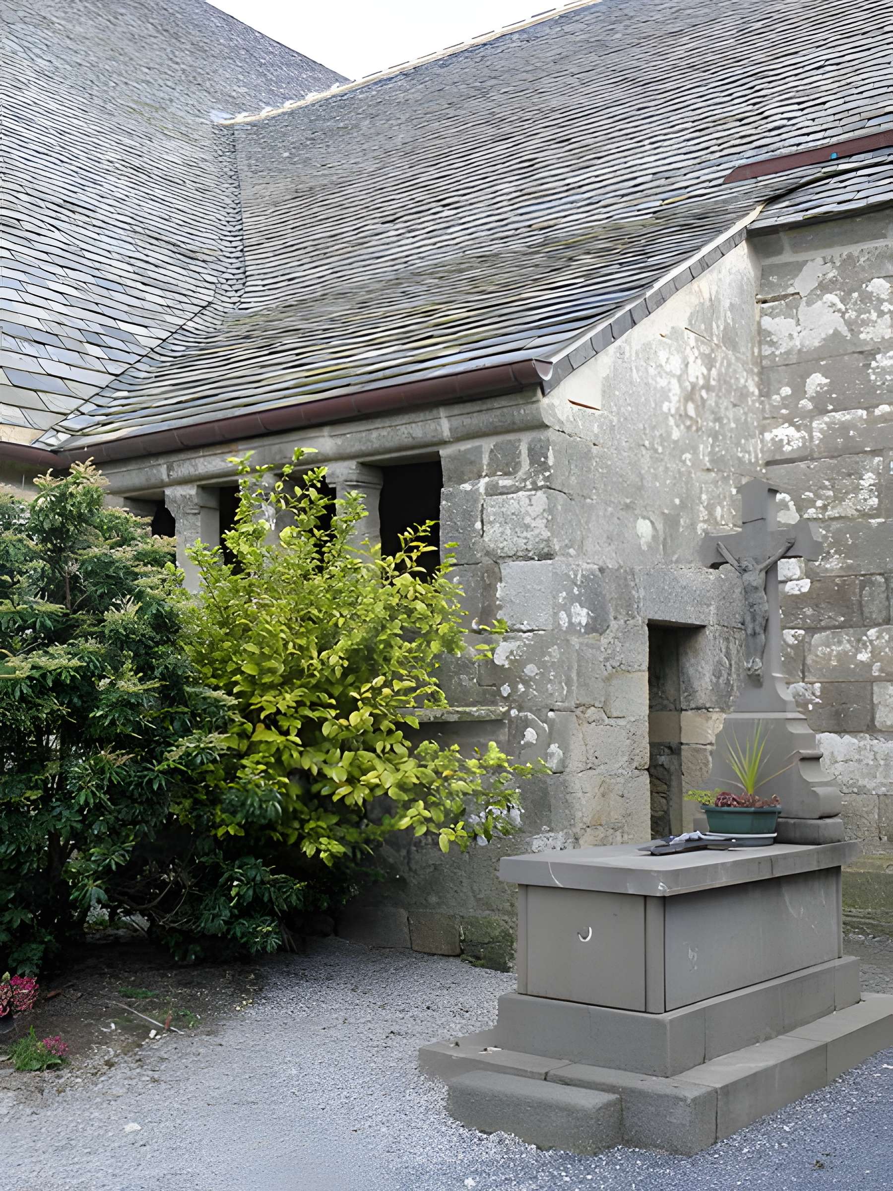 Église Sainte-Nonne de Dirinon