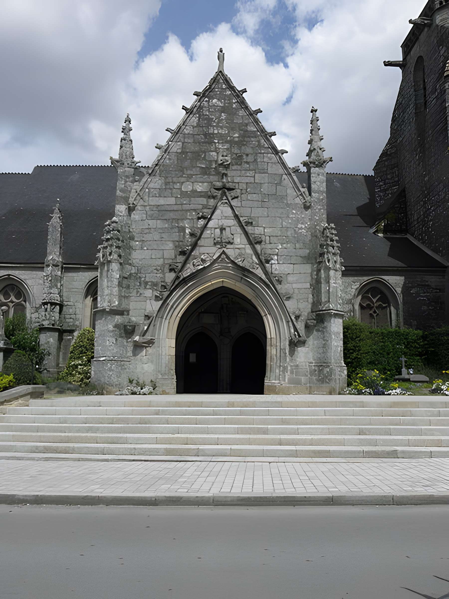 Église Sainte-Noyale de Noyal-Pontivy