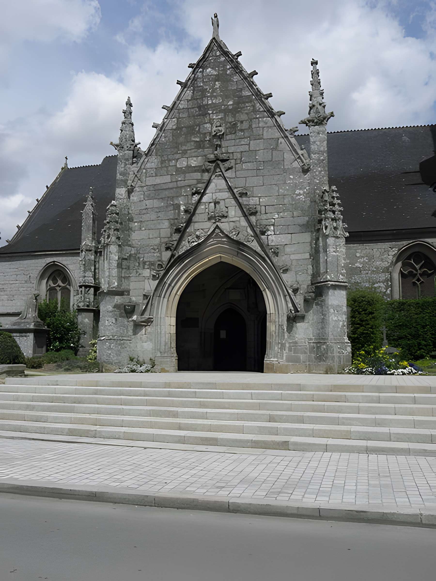 Église Sainte-Noyale de Noyal-Pontivy
