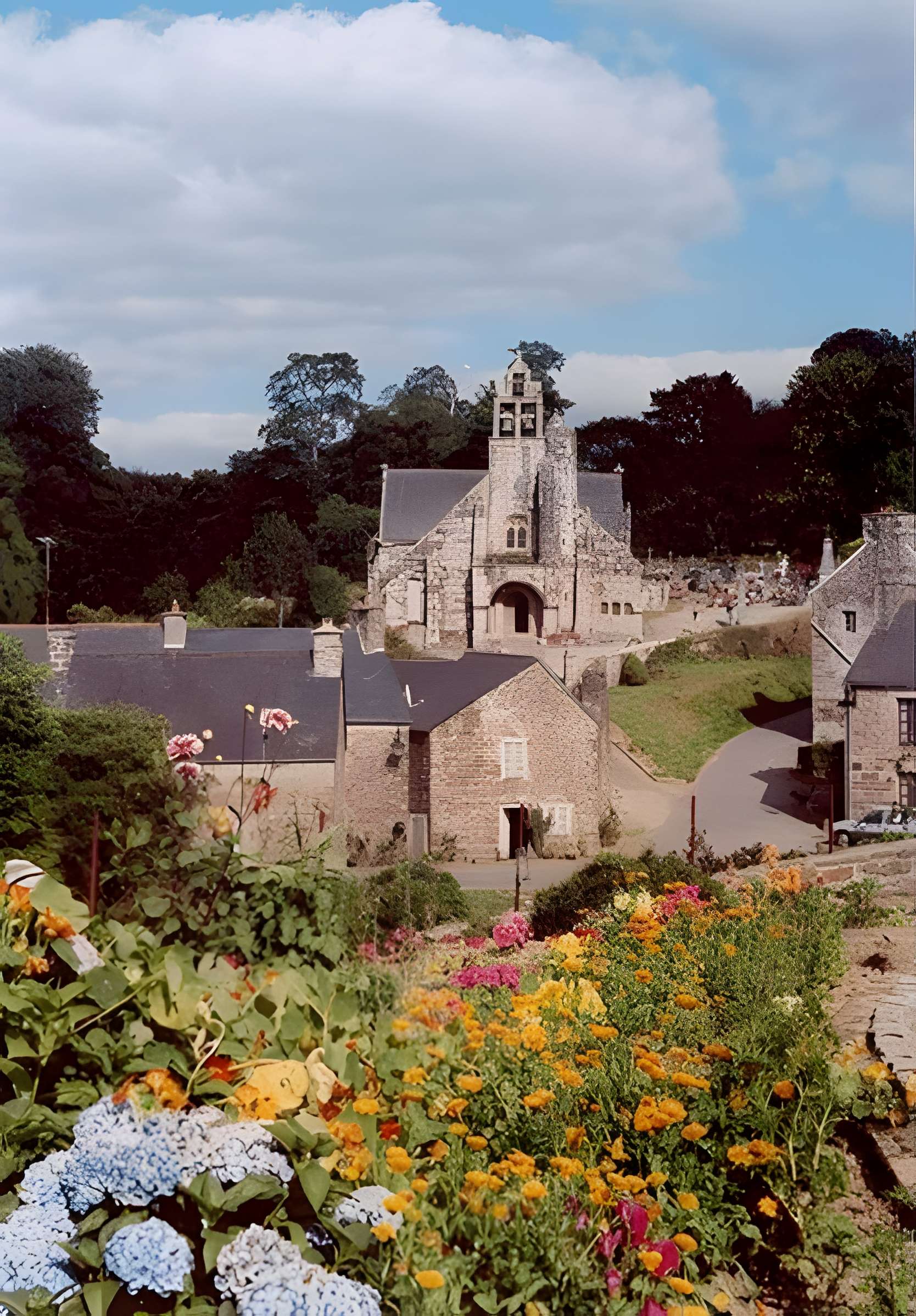 Église Saint-Envel de Loc-Envel