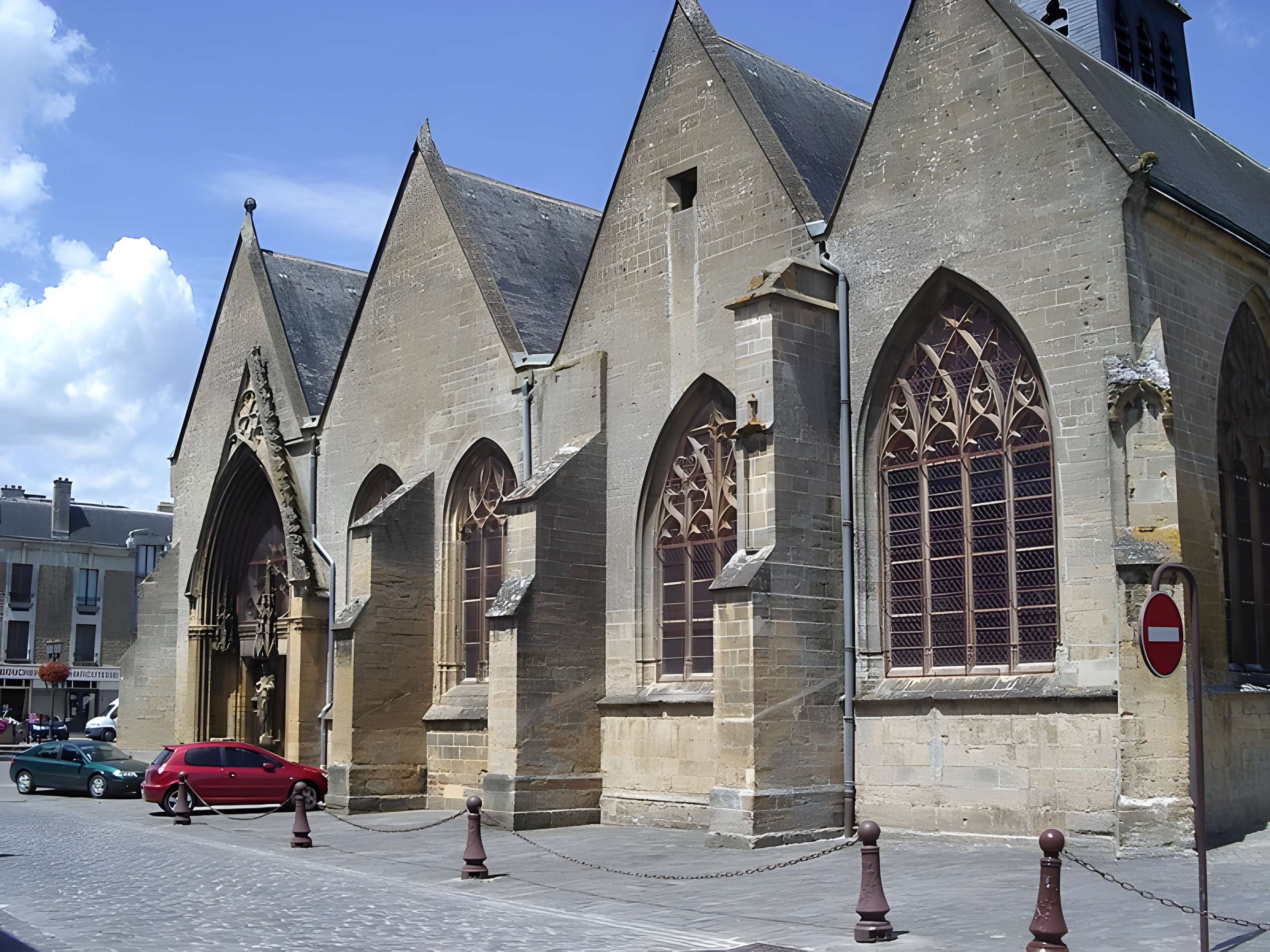 Église Sainte-Onésime de Donchery 