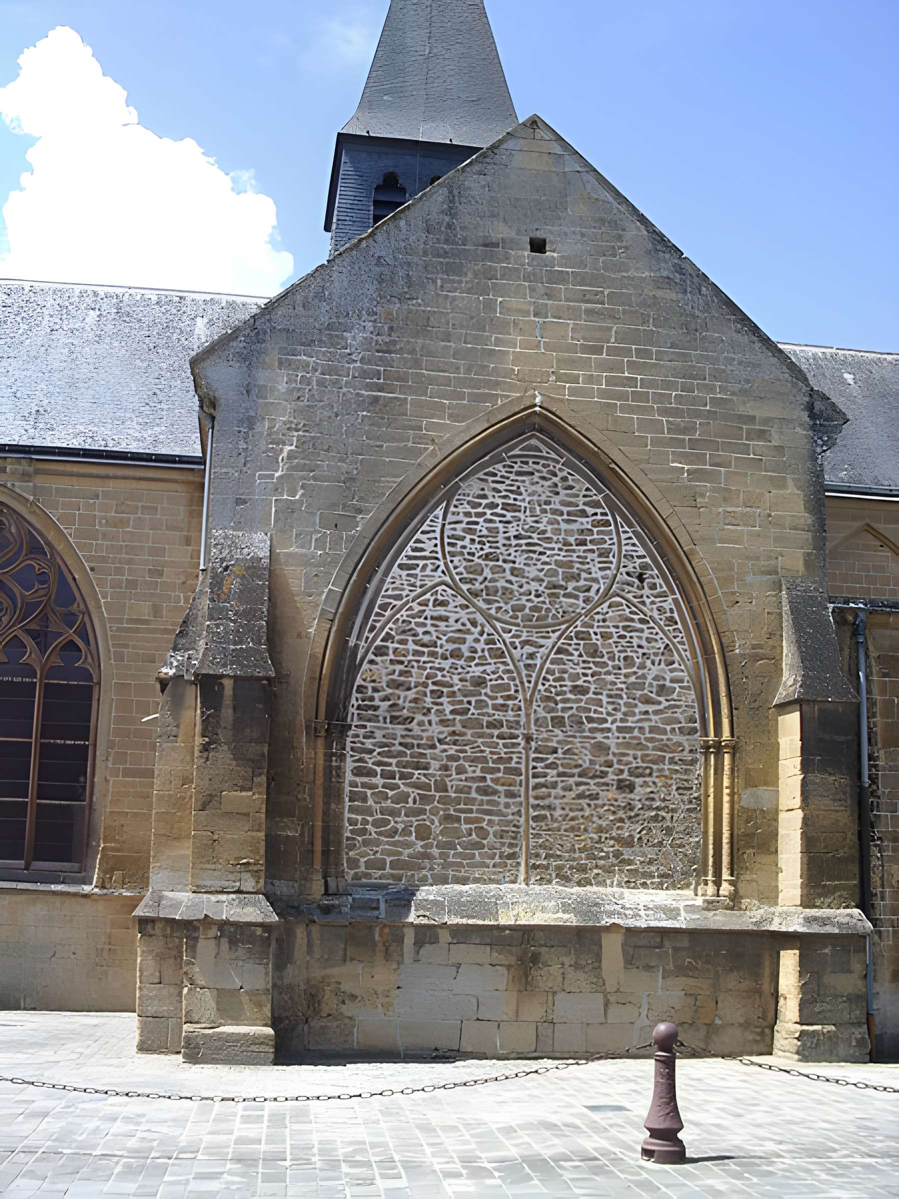 Église Sainte-Onésime de Donchery