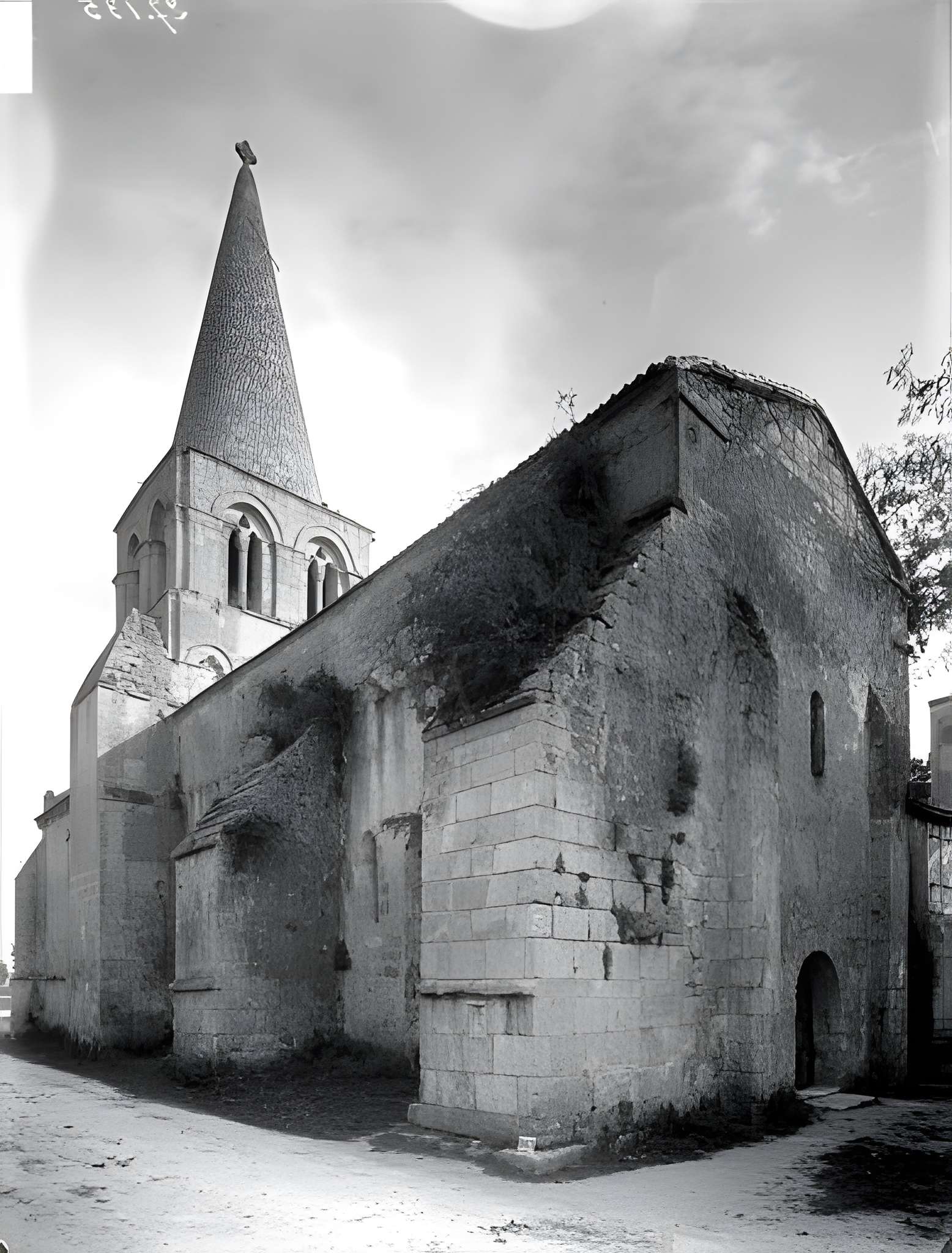Église Saint-Estèphe à Roullet-Saint-Estèphe