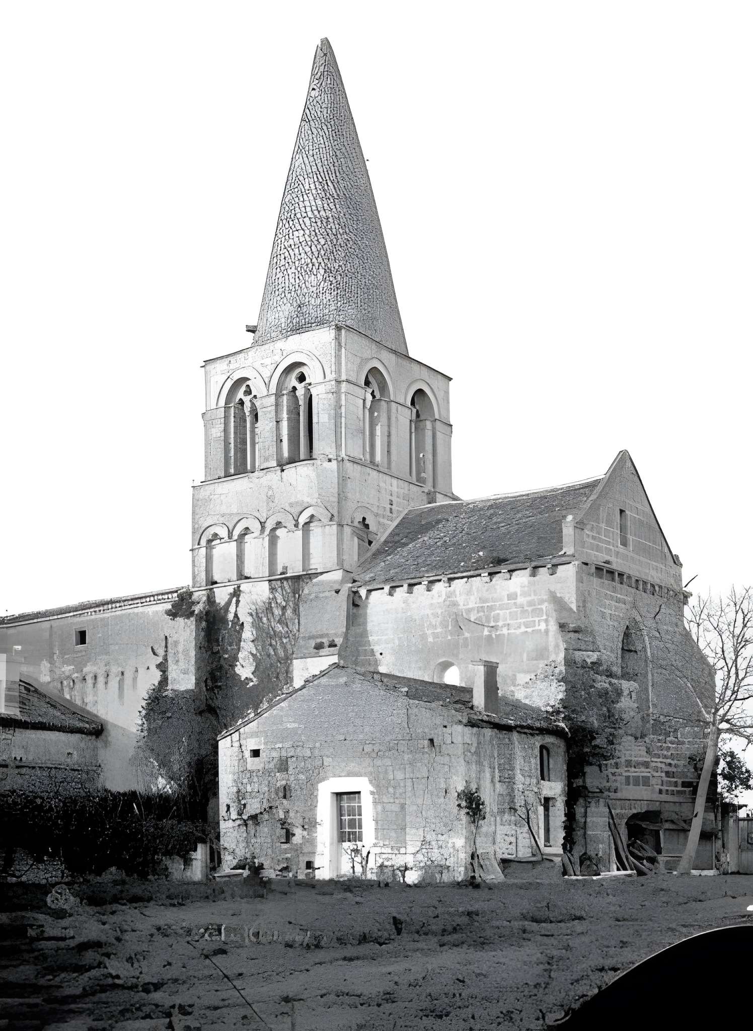 Église Saint-Estèphe à Roullet-Saint-Estèphe