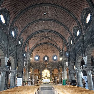 Église Sainte-Thérèse-de-lEnfant-Jésus de Wattrelos