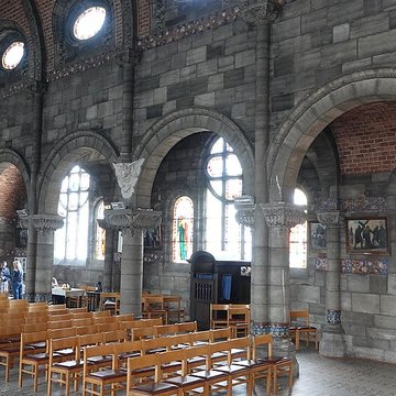 Église Sainte-Thérèse-de-lEnfant-Jésus de Wattrelos