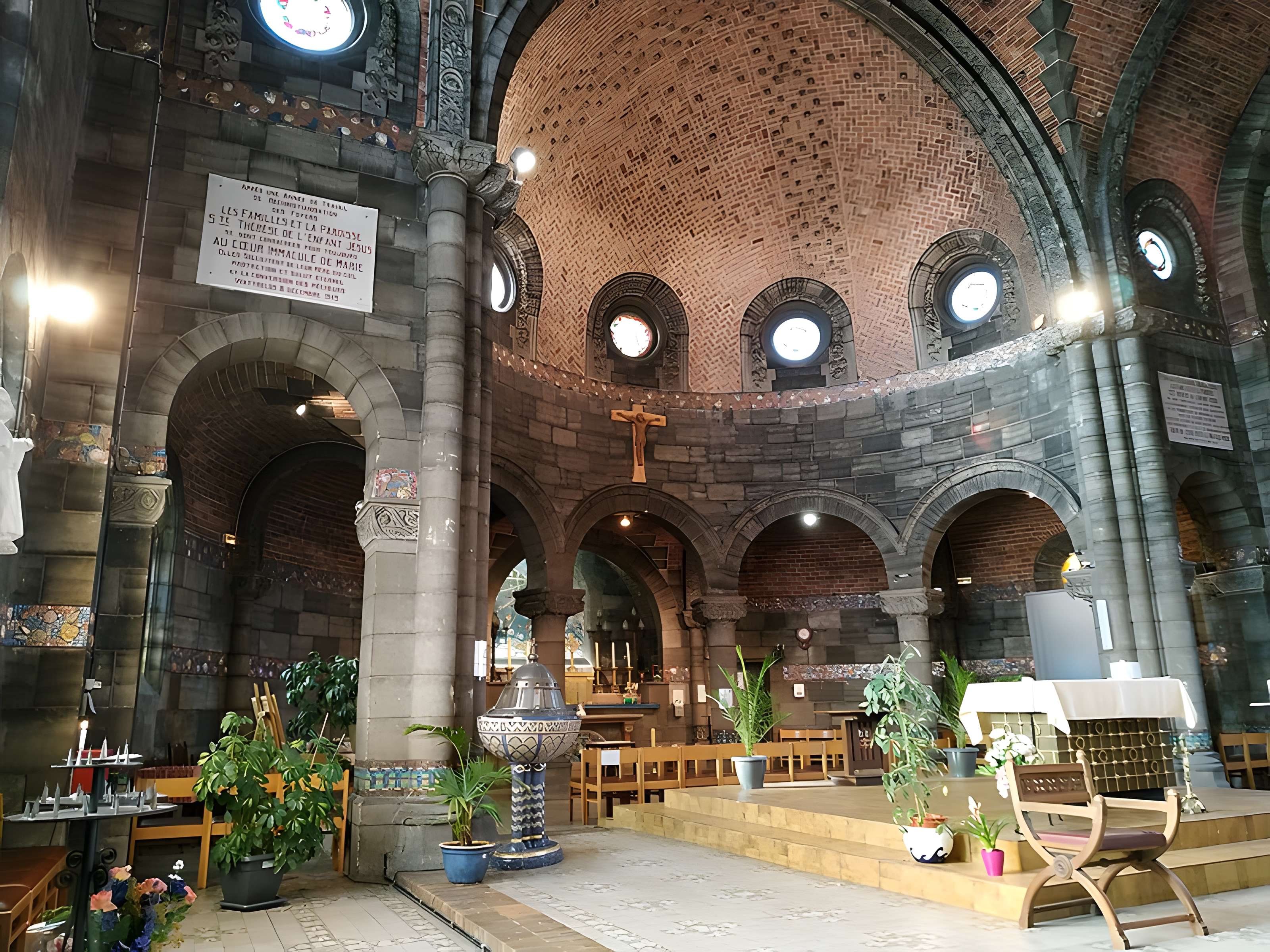 Église Sainte-Thérèse-de-l'Enfant-Jésus de Wattrelos