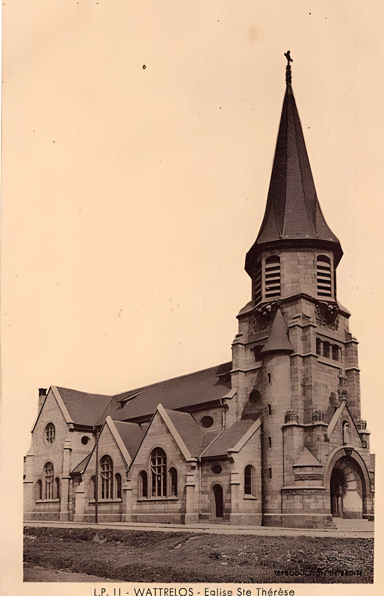 Église Sainte-Thérèse-de-l'Enfant-Jésus de Wattrelos