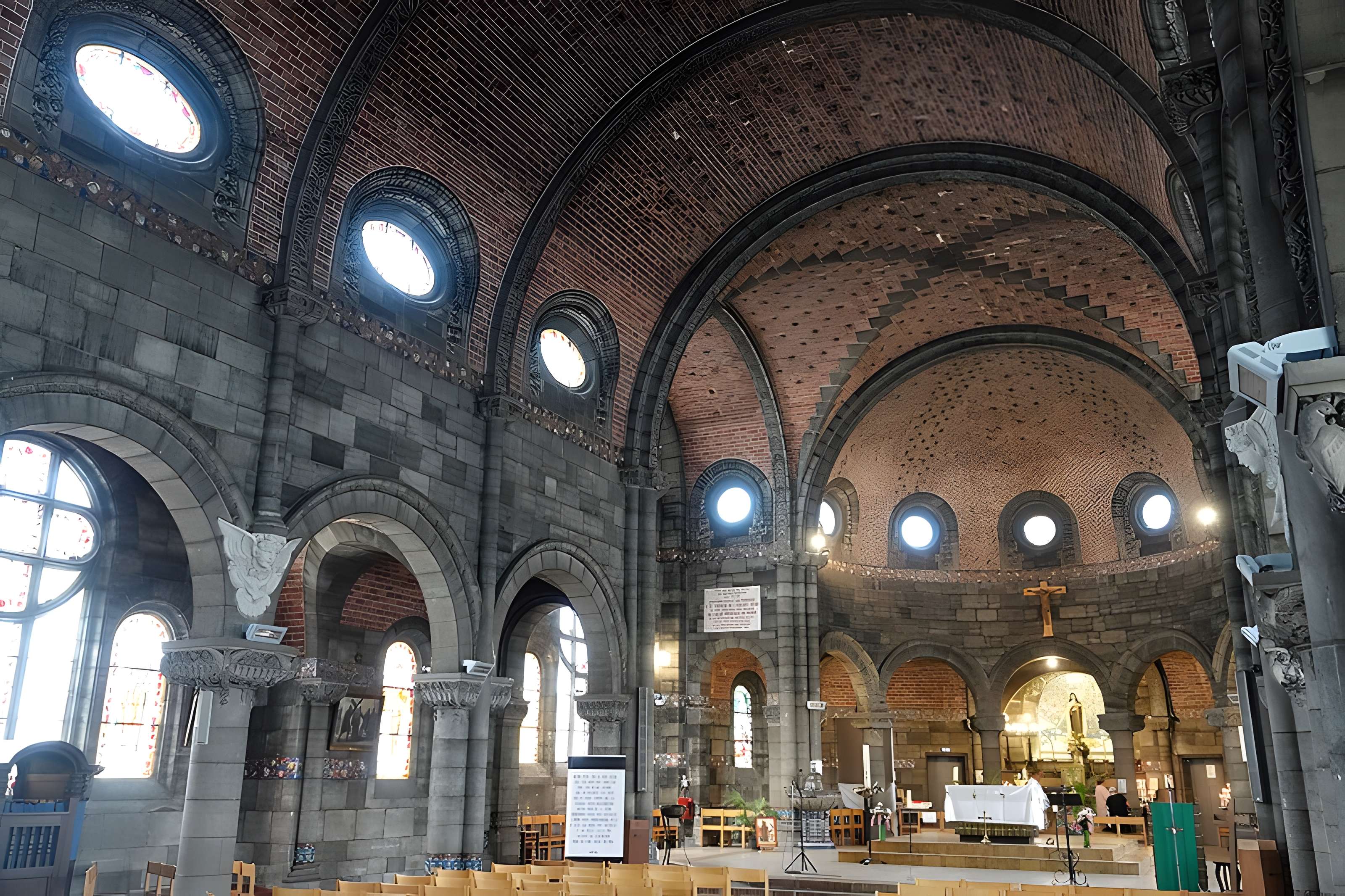 Église Sainte-Thérèse-de-l'Enfant-Jésus de Wattrelos
