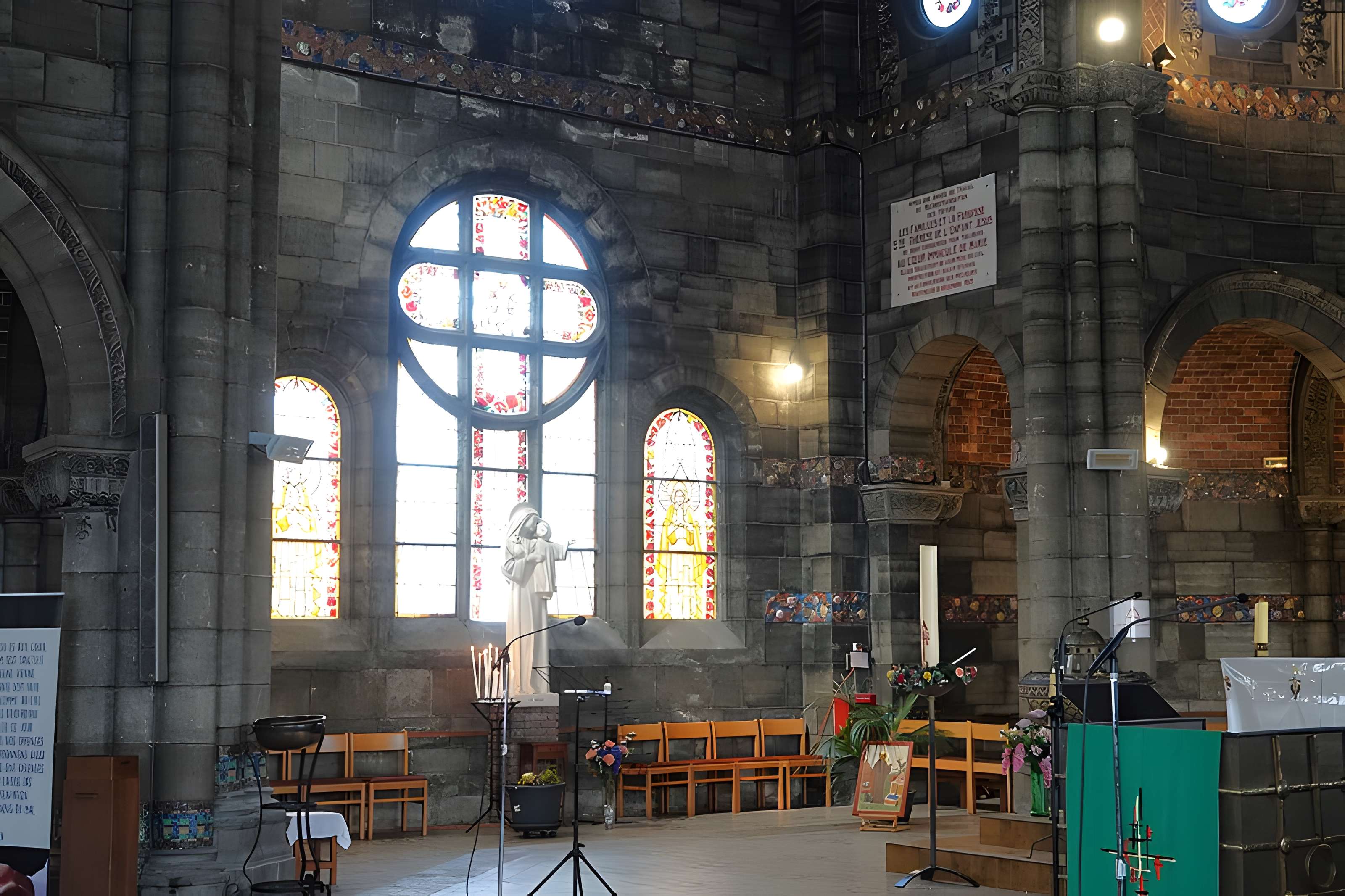 Église Sainte-Thérèse-de-l'Enfant-Jésus de Wattrelos