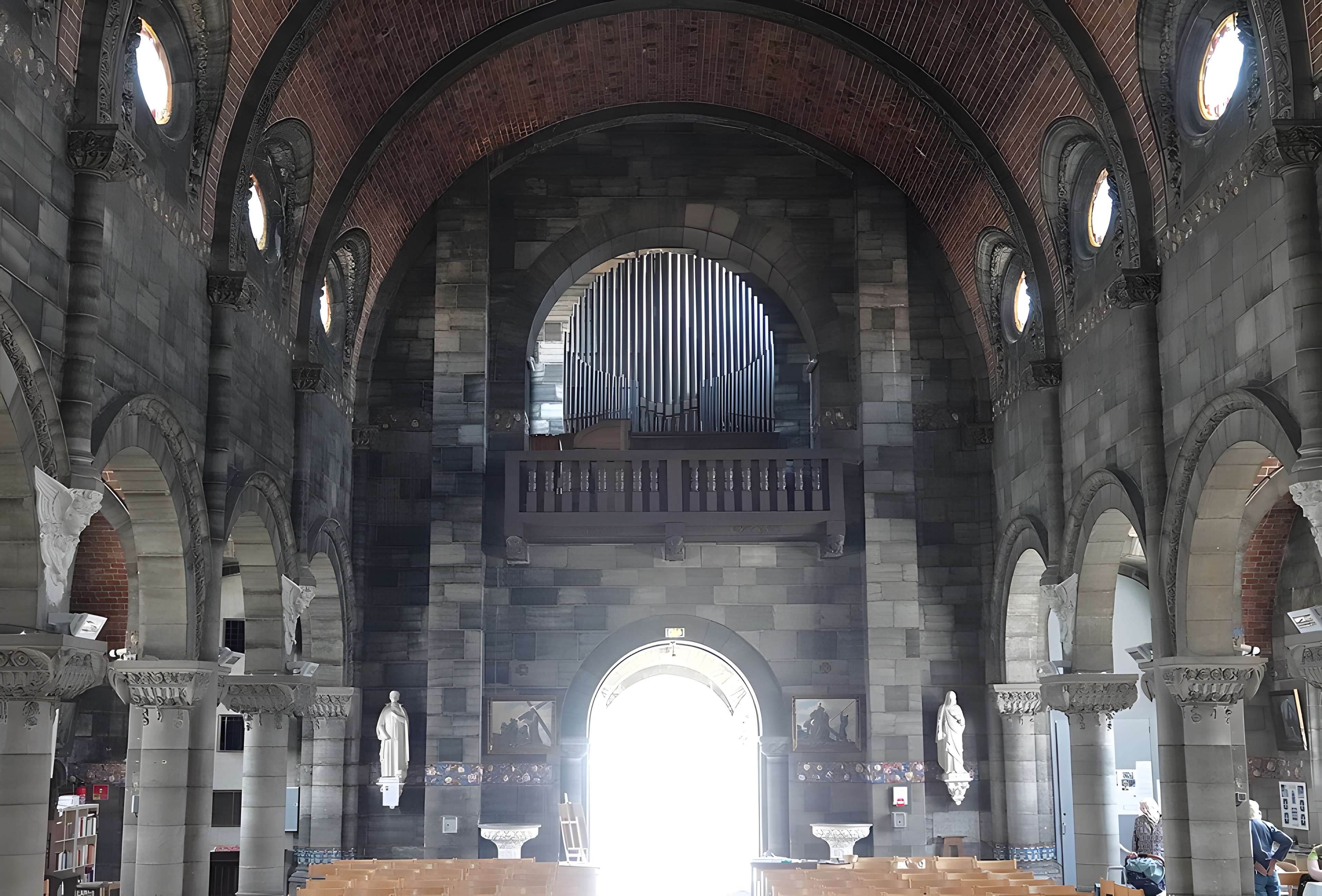 Église Sainte-Thérèse-de-l'Enfant-Jésus de Wattrelos