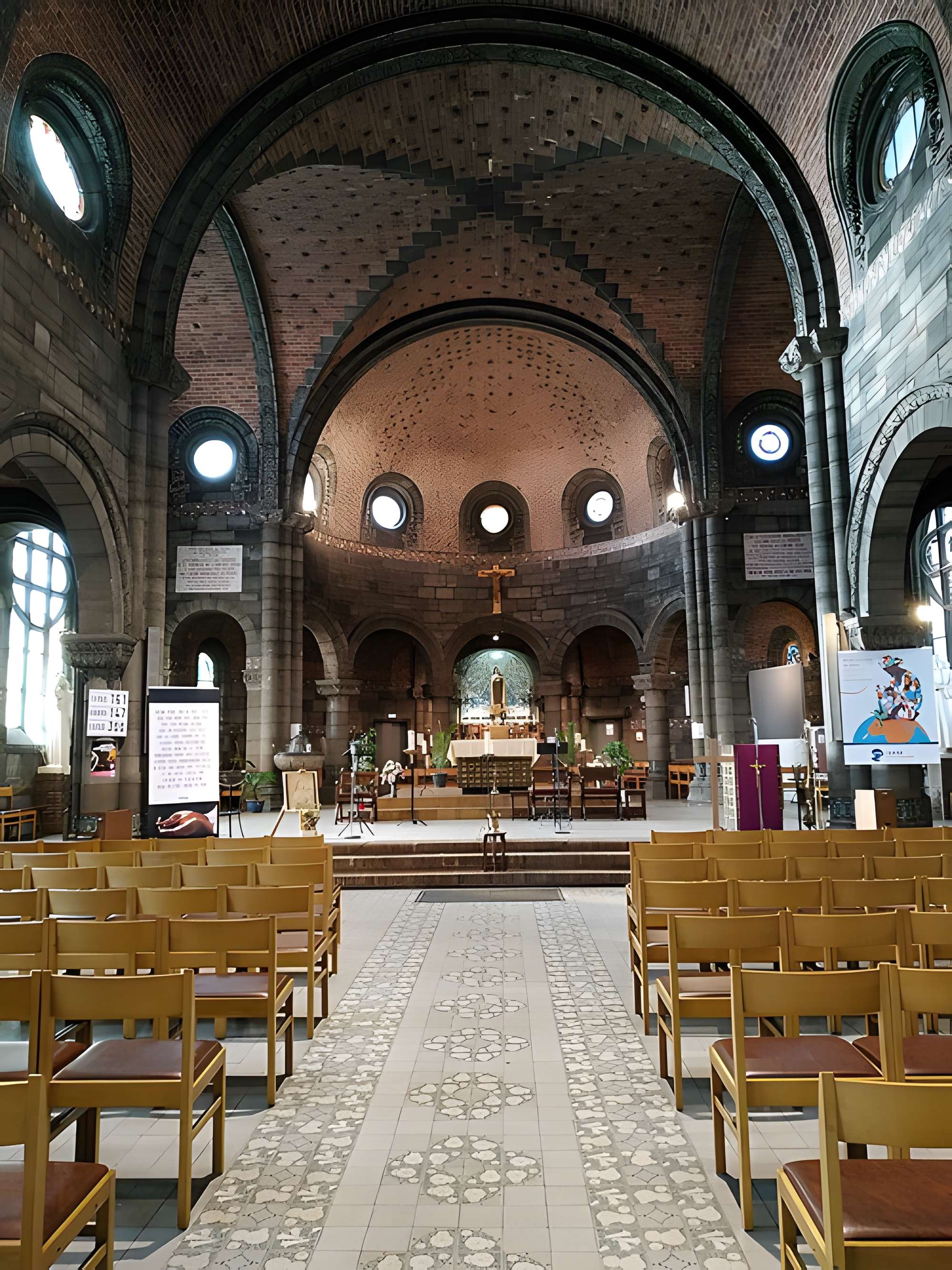 Église Sainte-Thérèse-de-l'Enfant-Jésus de Wattrelos