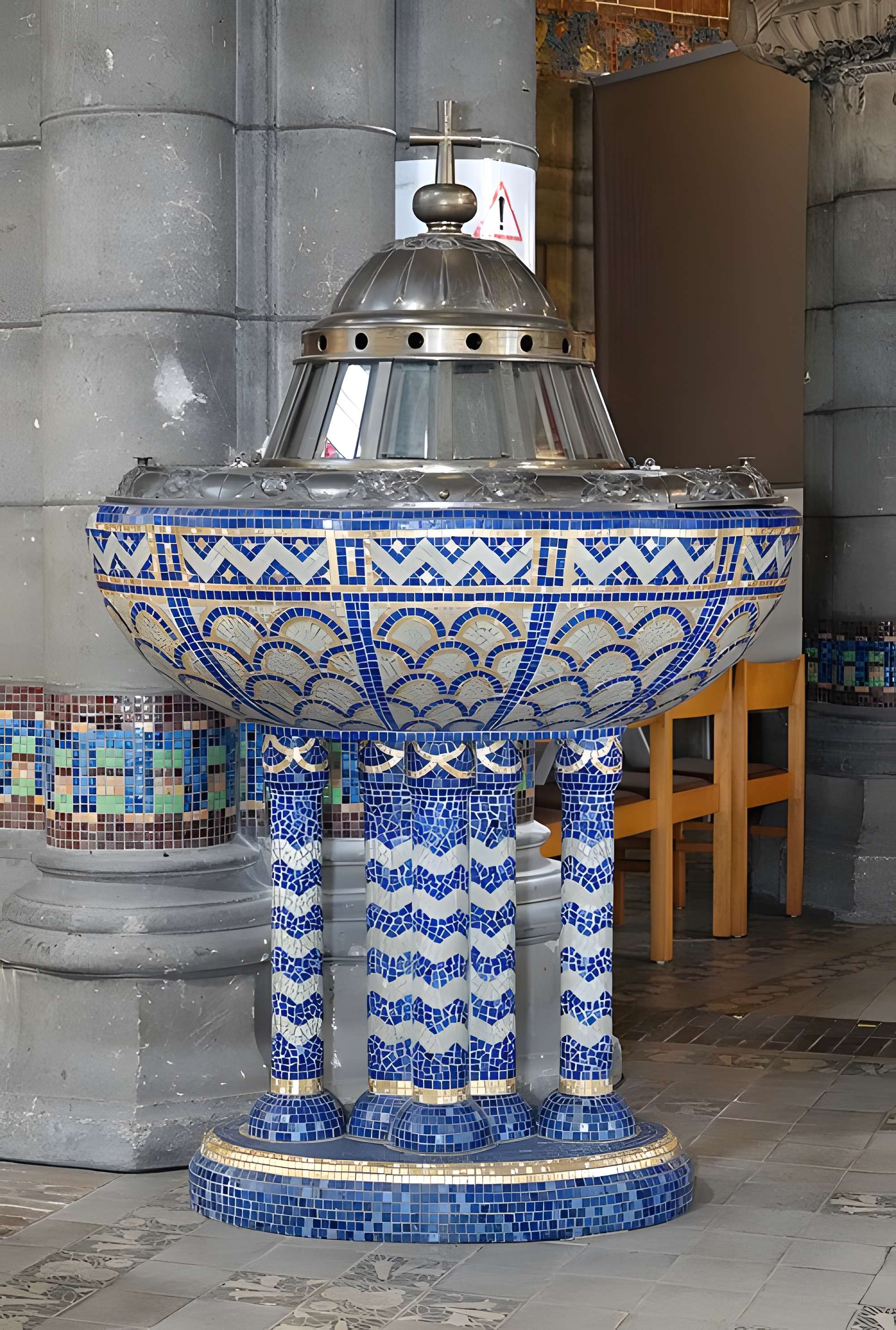 Église Sainte-Thérèse-de-l'Enfant-Jésus de Wattrelos