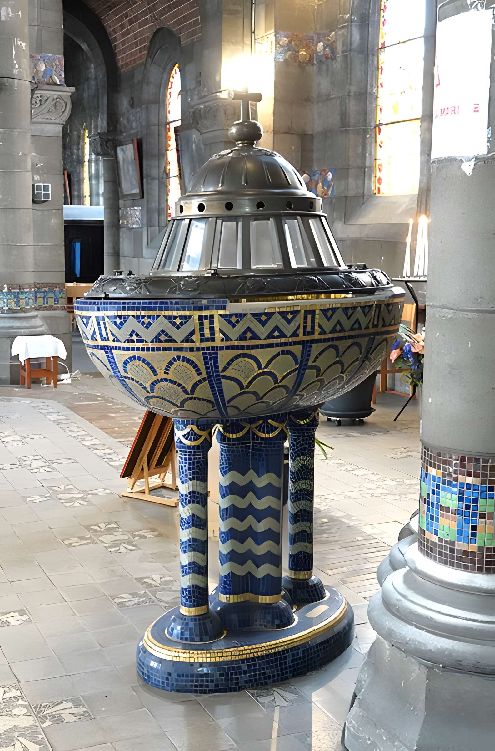 Église Sainte-Thérèse-de-l'Enfant-Jésus de Wattrelos