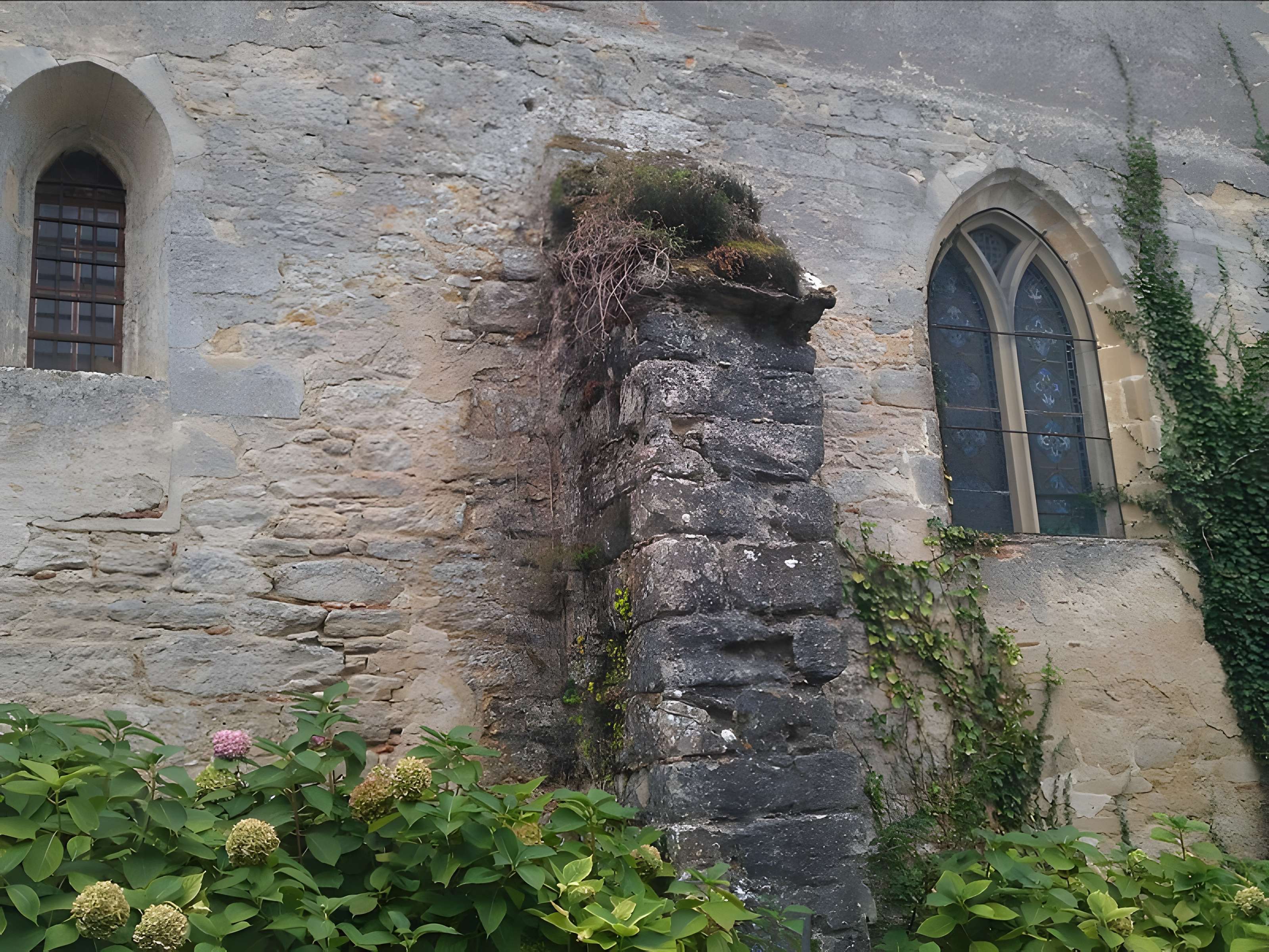 Église Saint-Étienne de Belcastel