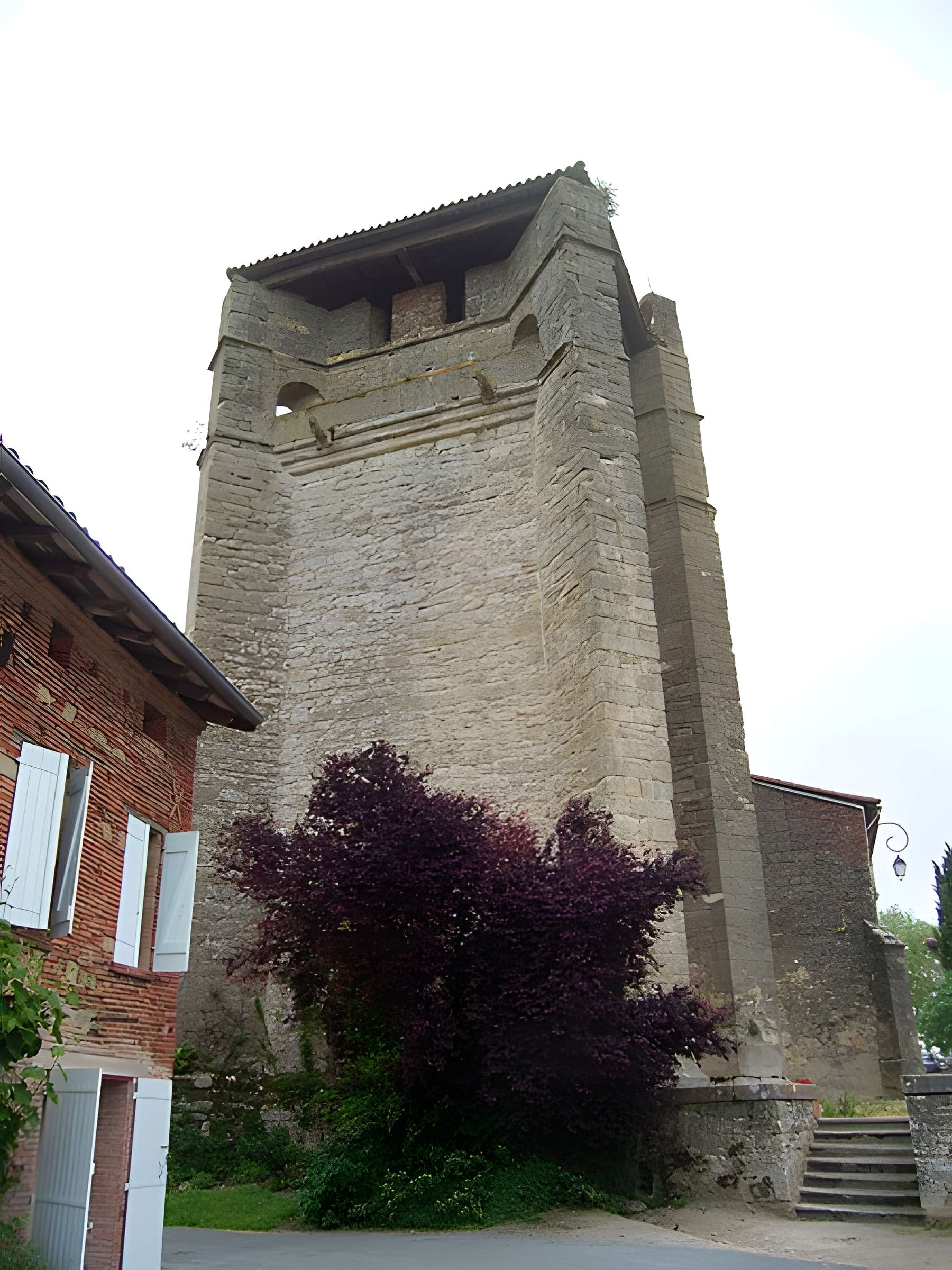 Église Saint-Étienne de Belcastel