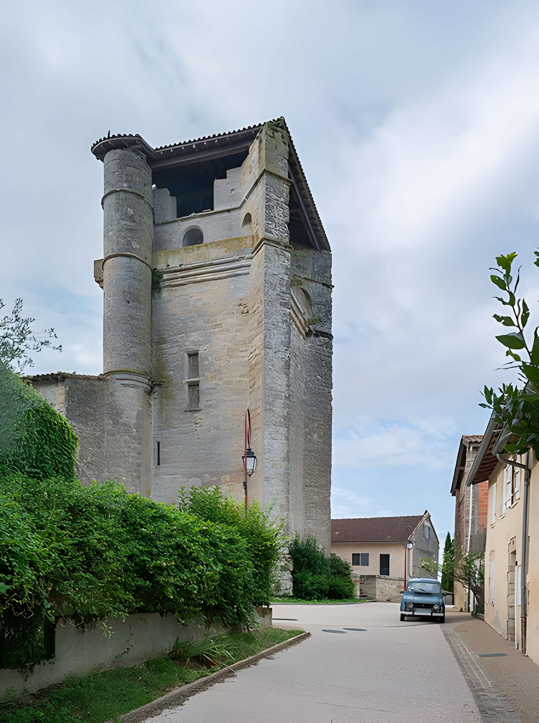 Église Saint-Étienne de Belcastel