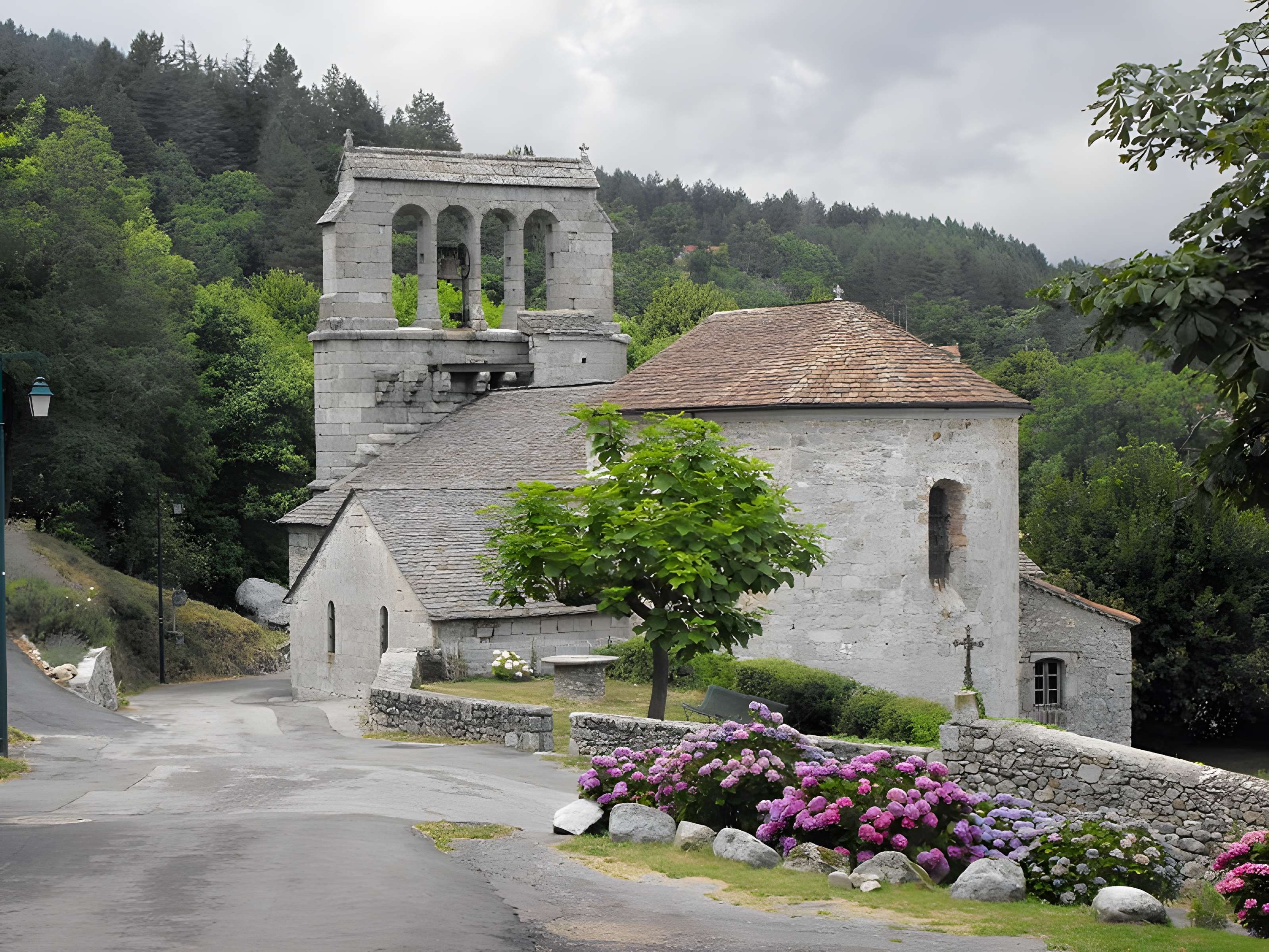 Église Saint-Étienne de Concoules 