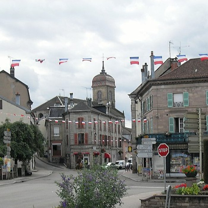 Photo de Église Saint-Étienne de Fougerolles et croix
