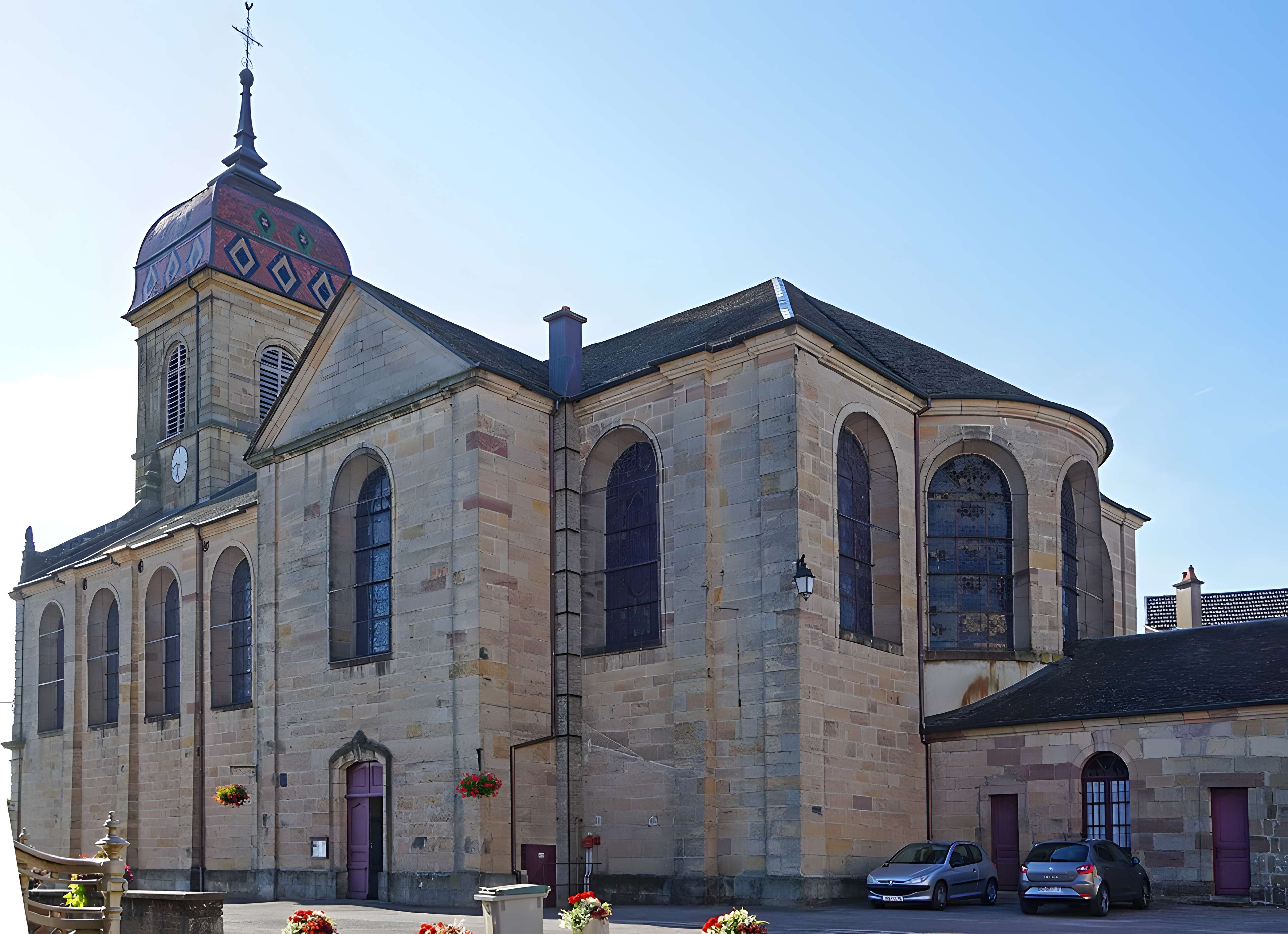 Église Saint-Étienne de Fougerolles et croix