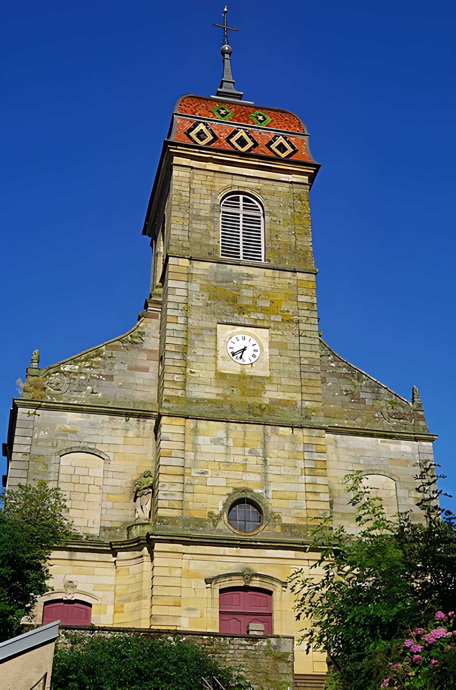 Église Saint-Étienne de Fougerolles et croix