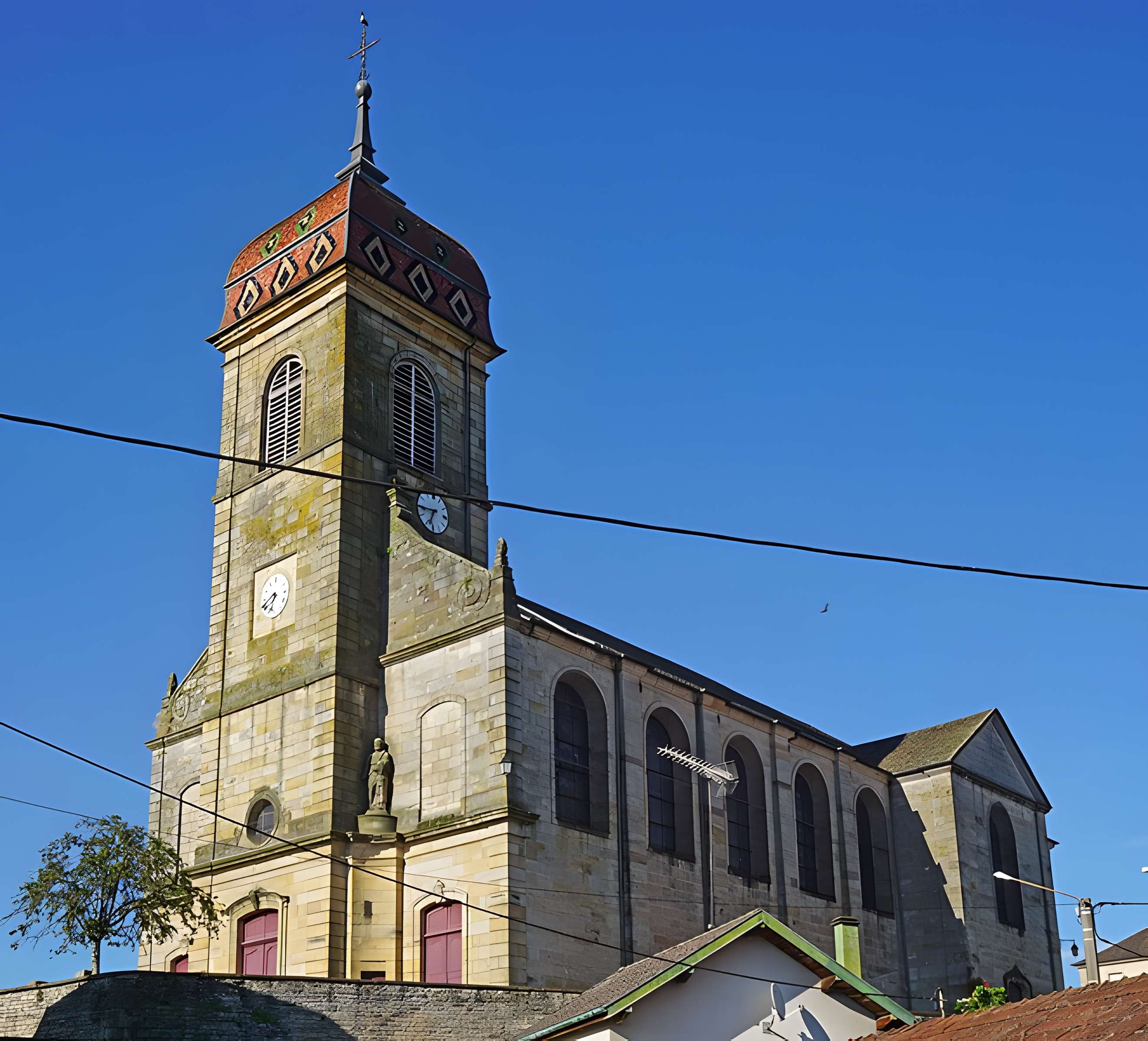 Église Saint-Étienne de Fougerolles et croix