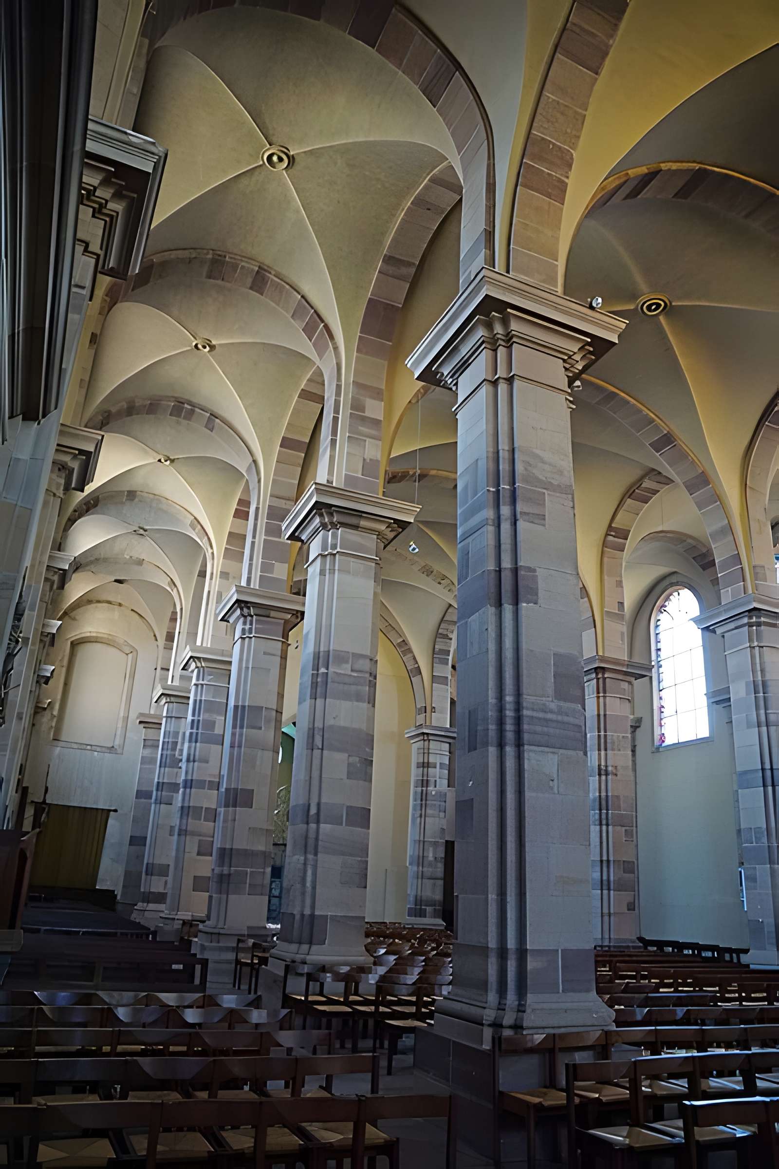 Église Saint-Étienne de Fougerolles et croix