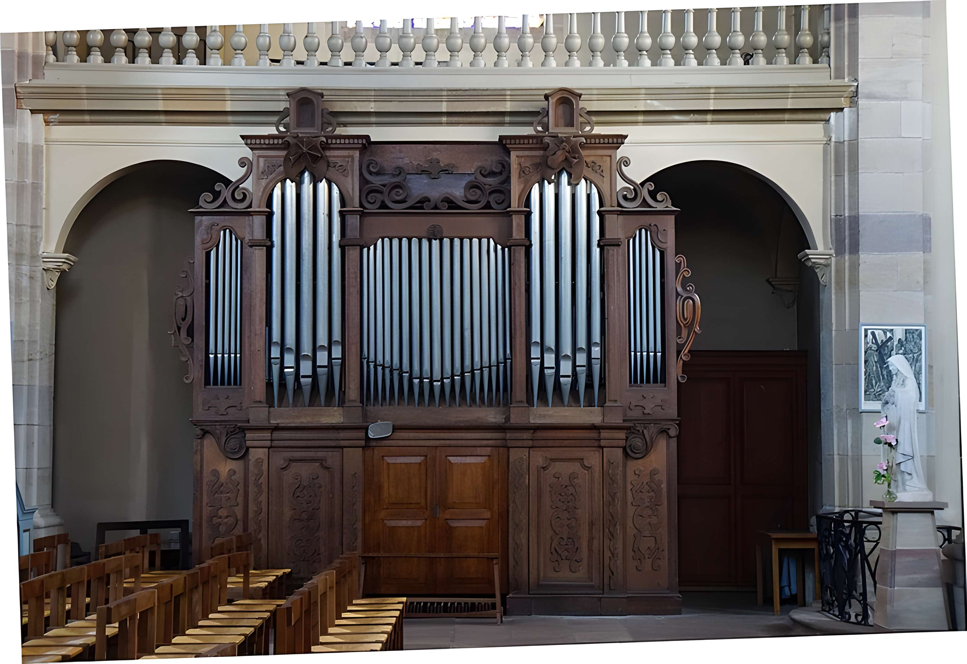 Église Saint-Étienne de Fougerolles et croix