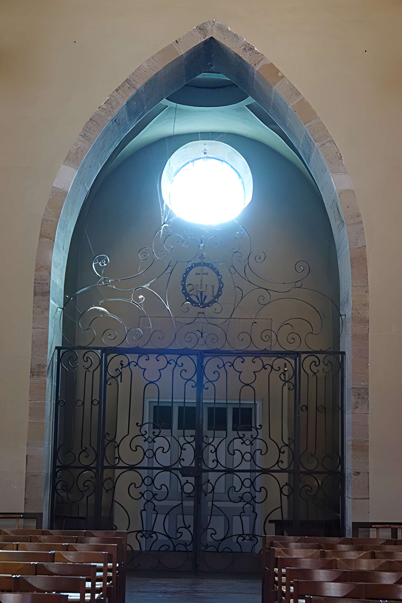 Église Saint-Étienne de Fougerolles et croix