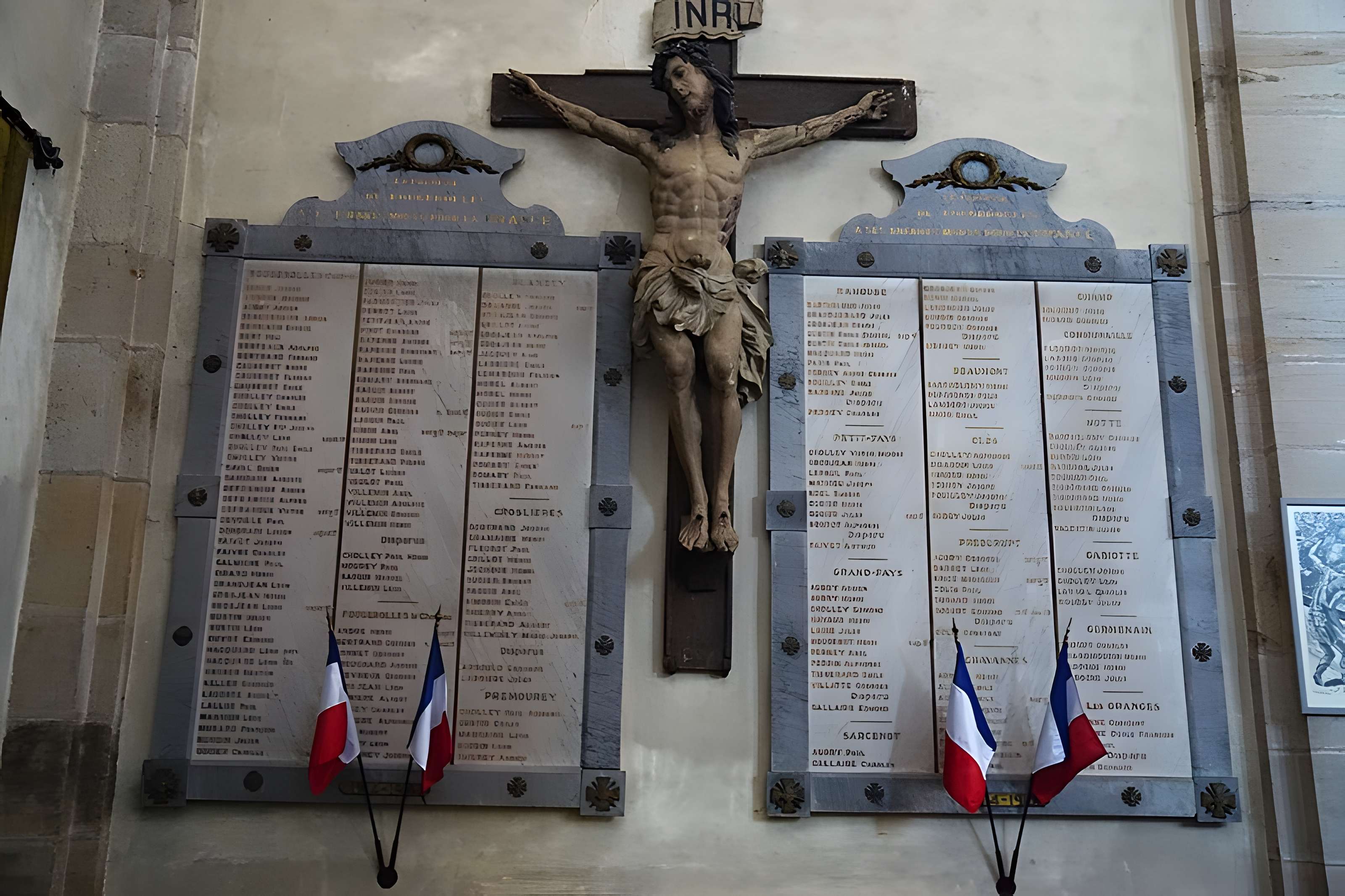 Église Saint-Étienne de Fougerolles et croix