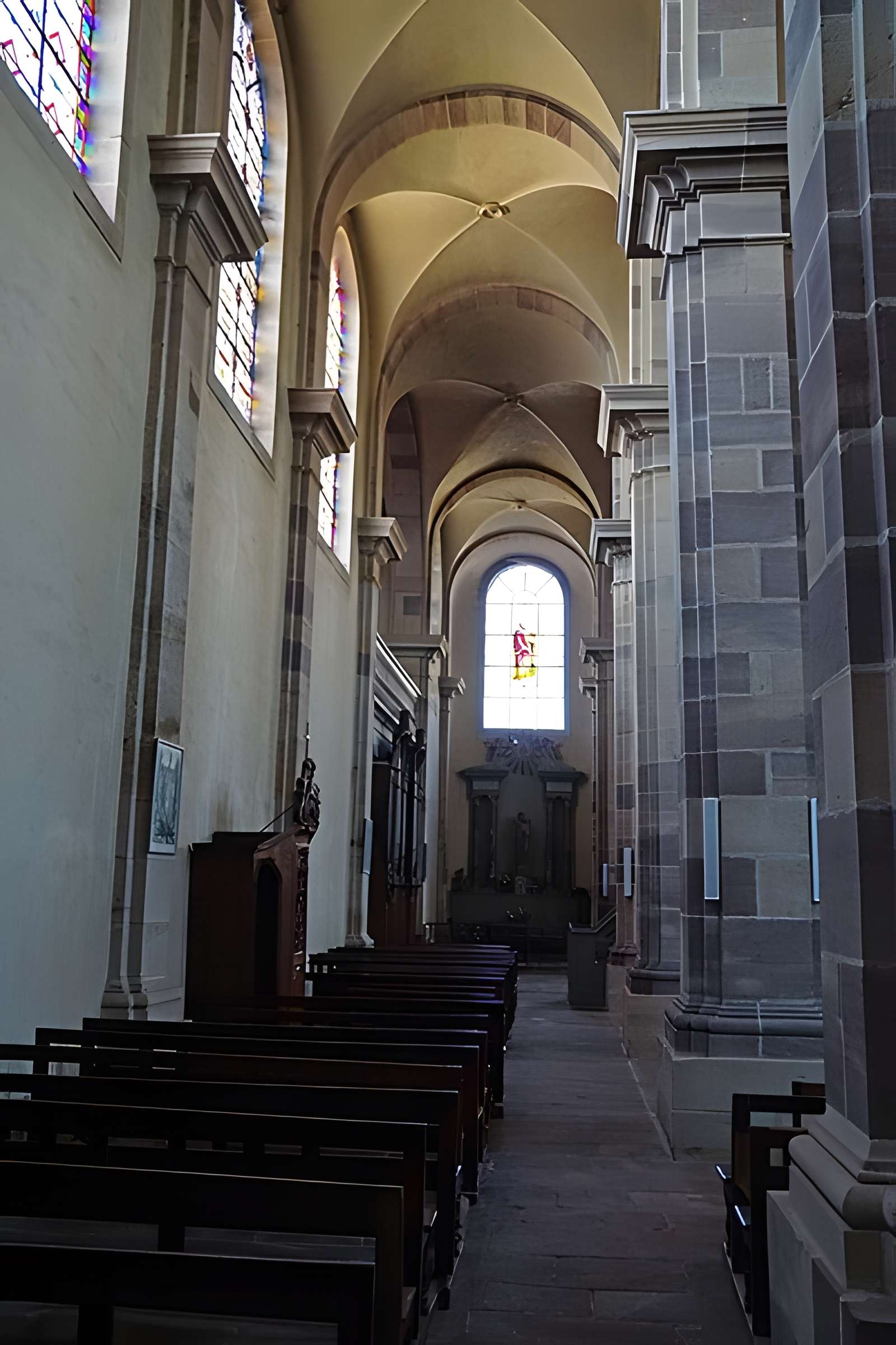 Église Saint-Étienne de Fougerolles et croix