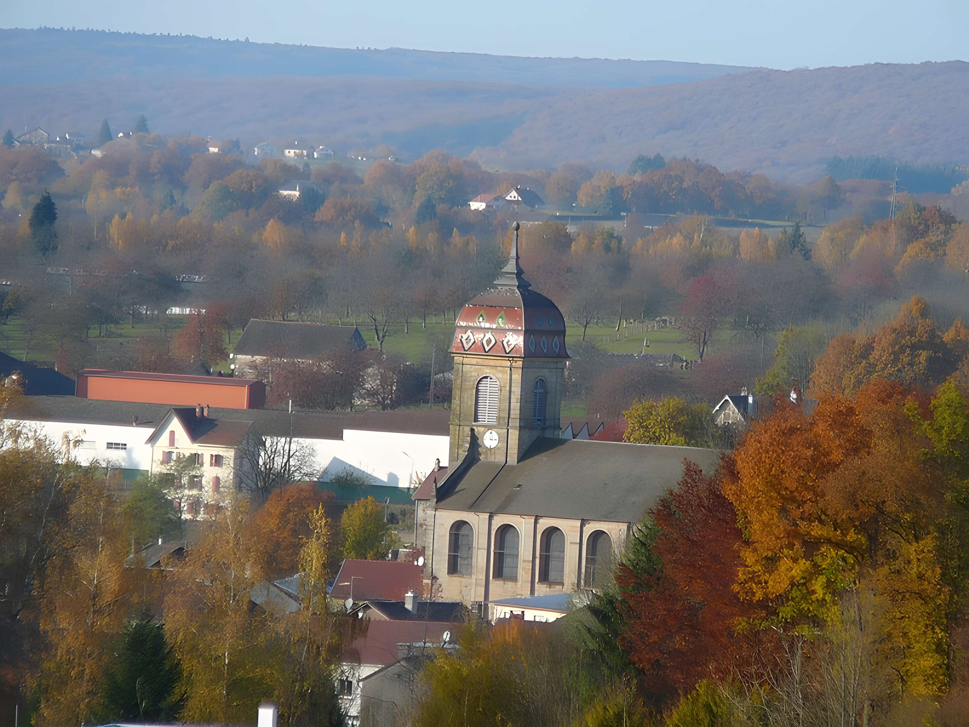 Église Saint-Étienne de Fougerolles et croix