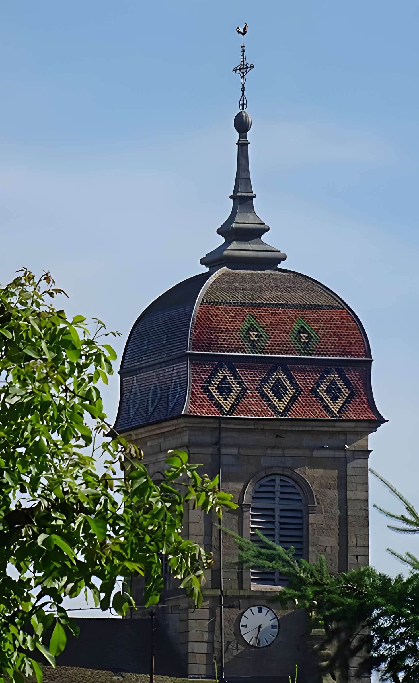 Église Saint-Étienne de Fougerolles et croix