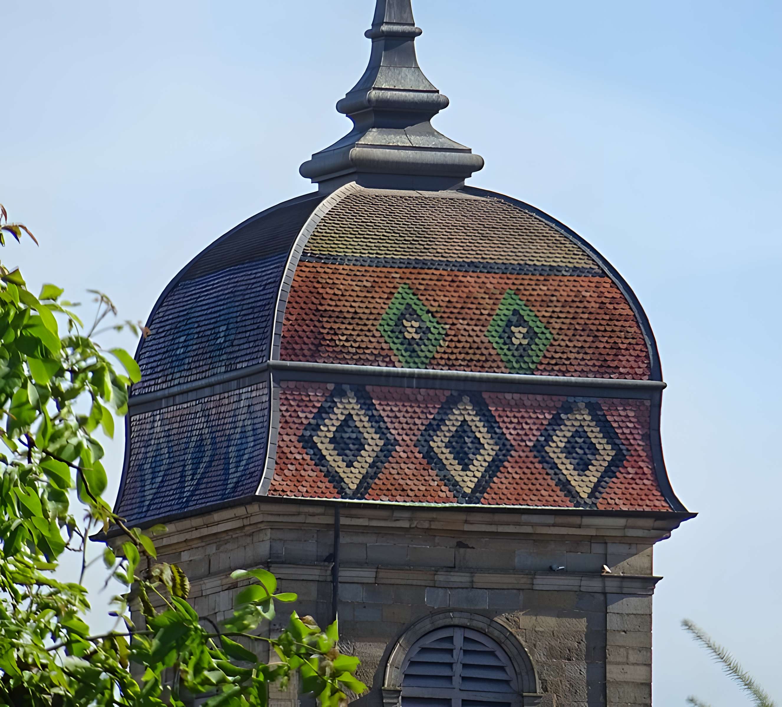 Église Saint-Étienne de Fougerolles et croix
