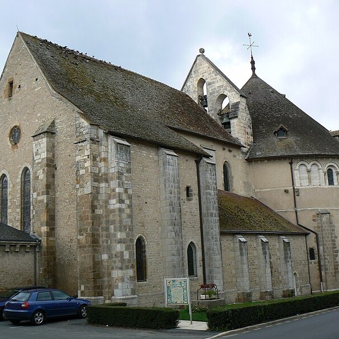 Photo de Église Saint-Étienne de Neuvy-Saint-Sépulchre