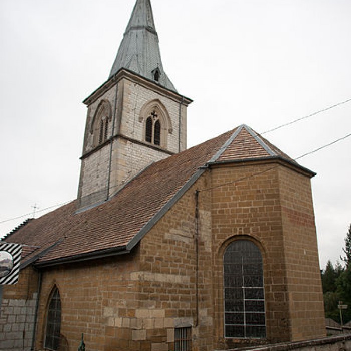 Photo de Église Saint-Étienne de Sirod et croix